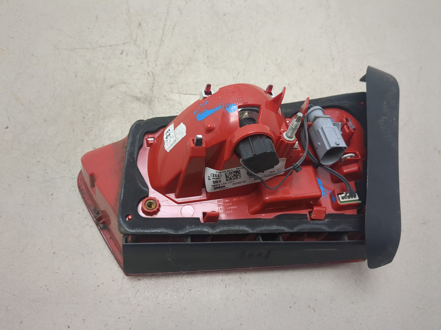 Фонарь задний внутренний левый