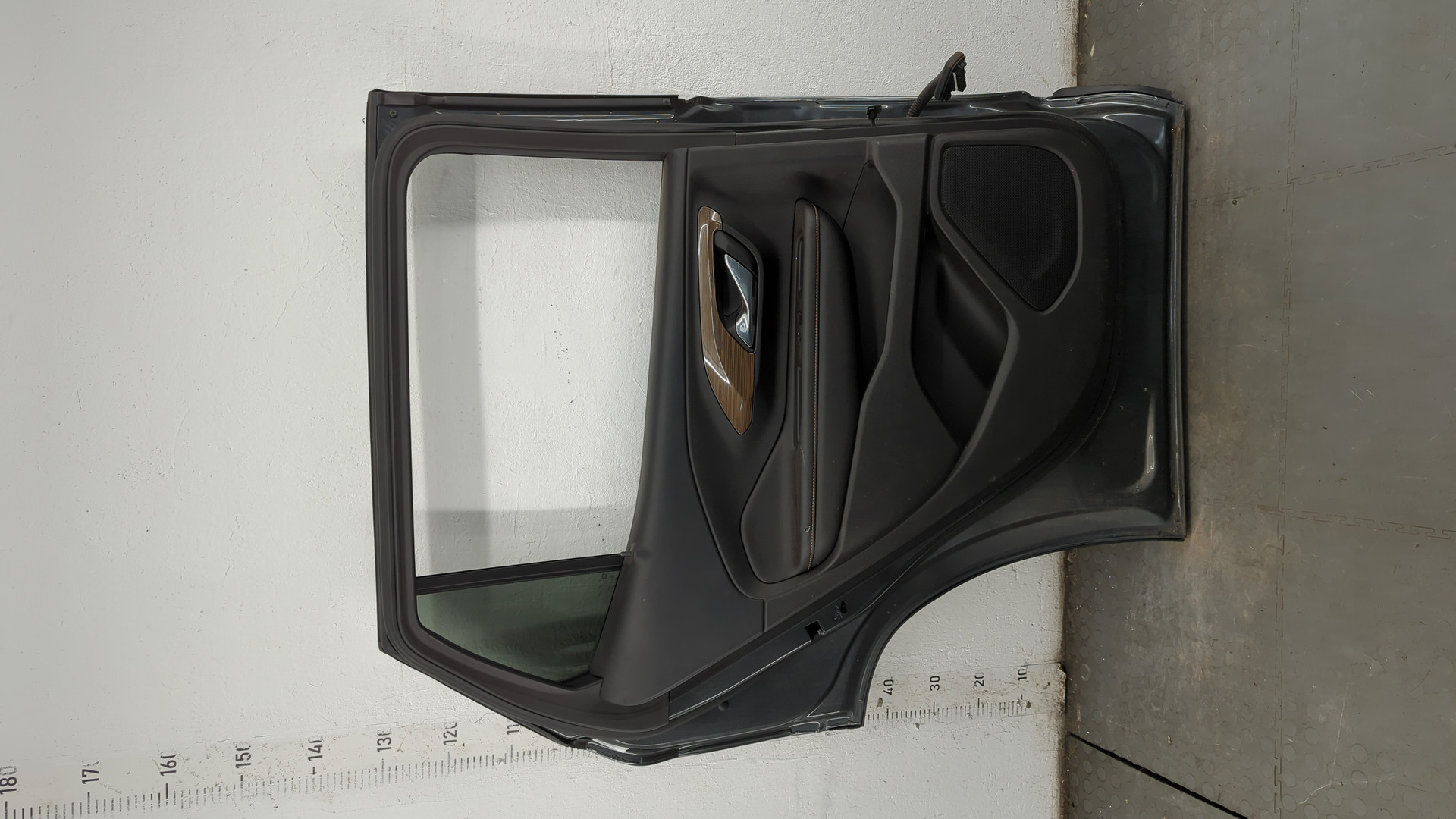 Дверь задняя левая