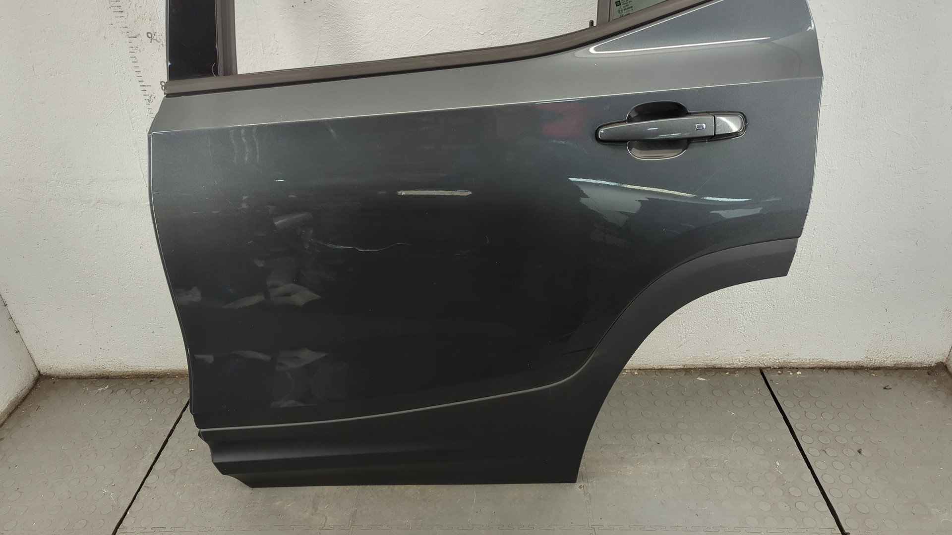 Дверь задняя левая