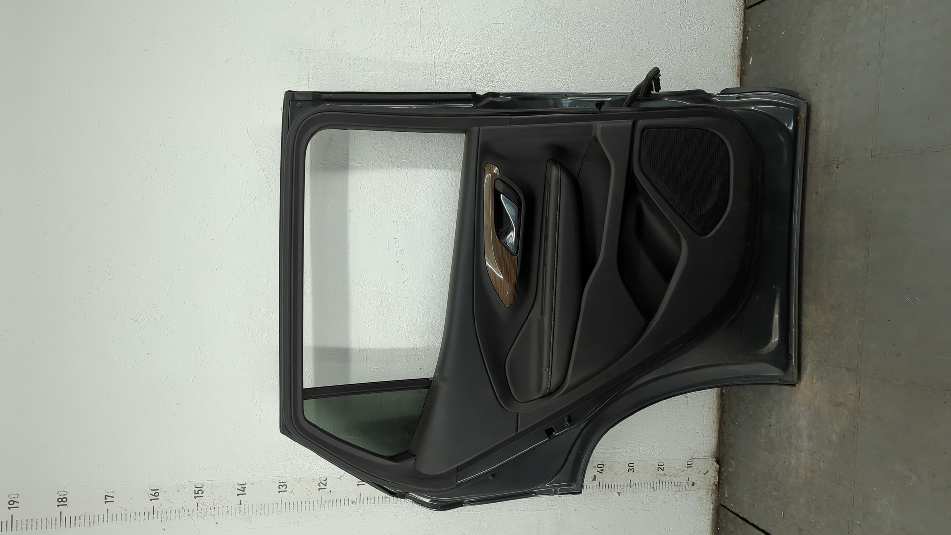 Дверь задняя левая