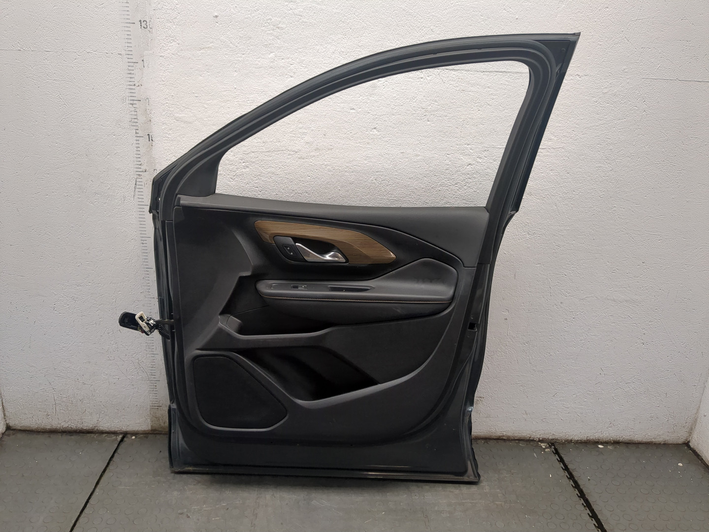 Дверь передняя правая