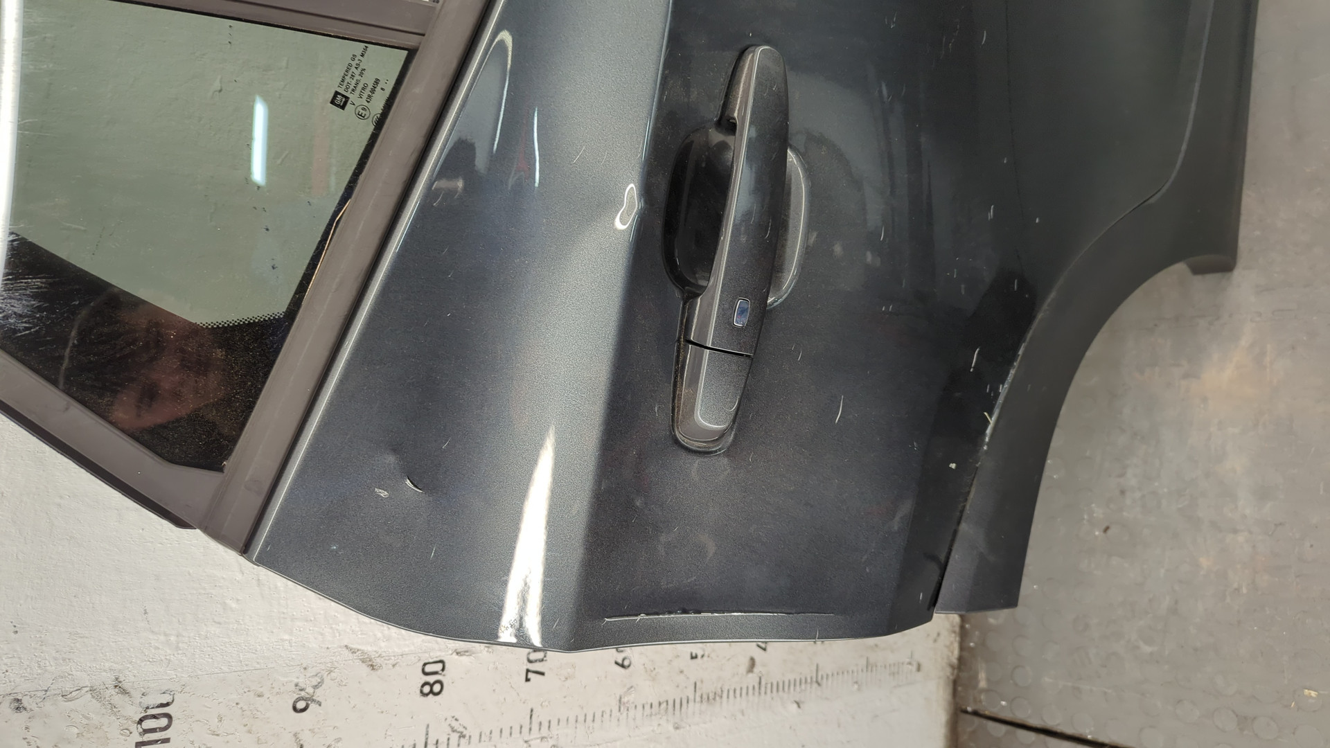 Дверь задняя правая