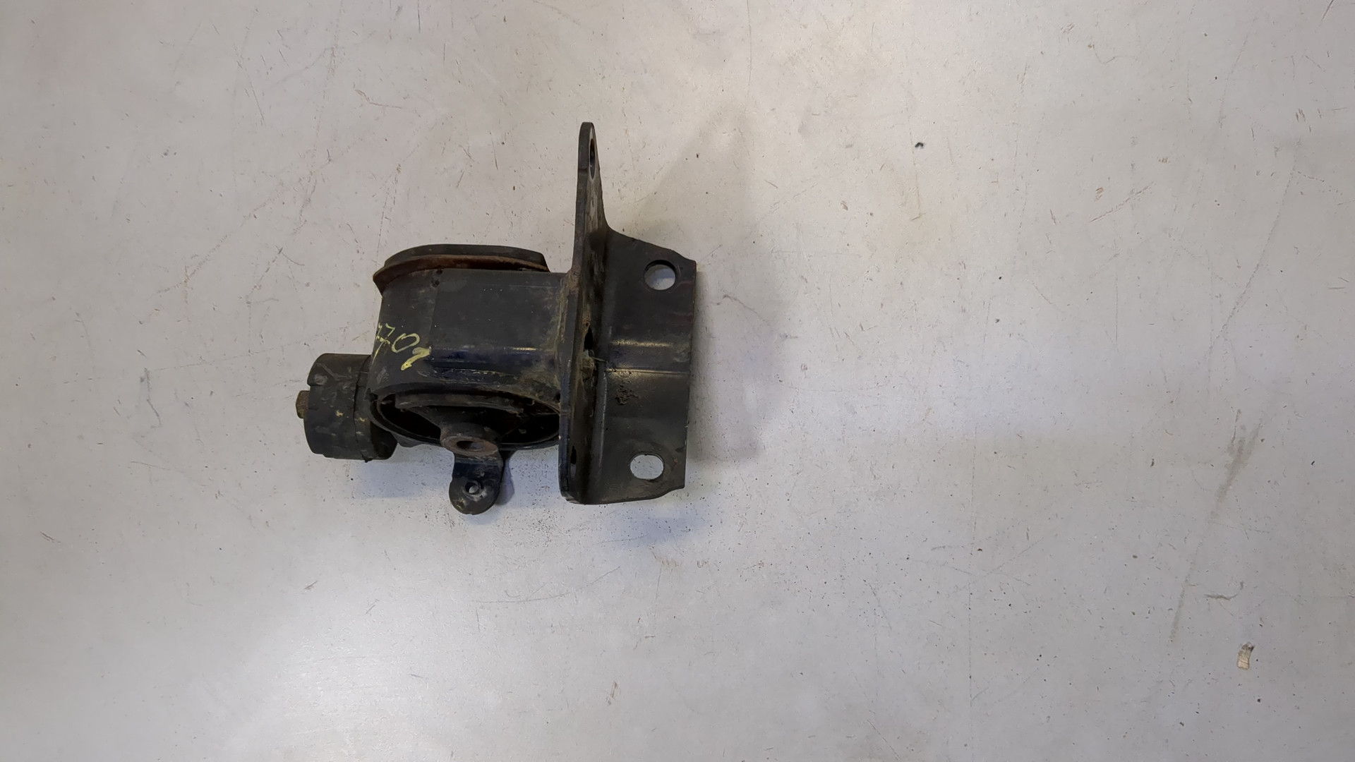 Опора двигателя