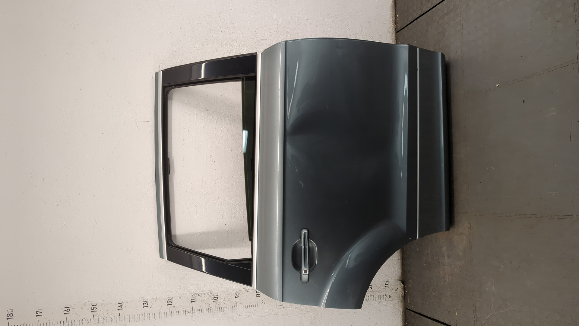 Дверь задняя правая