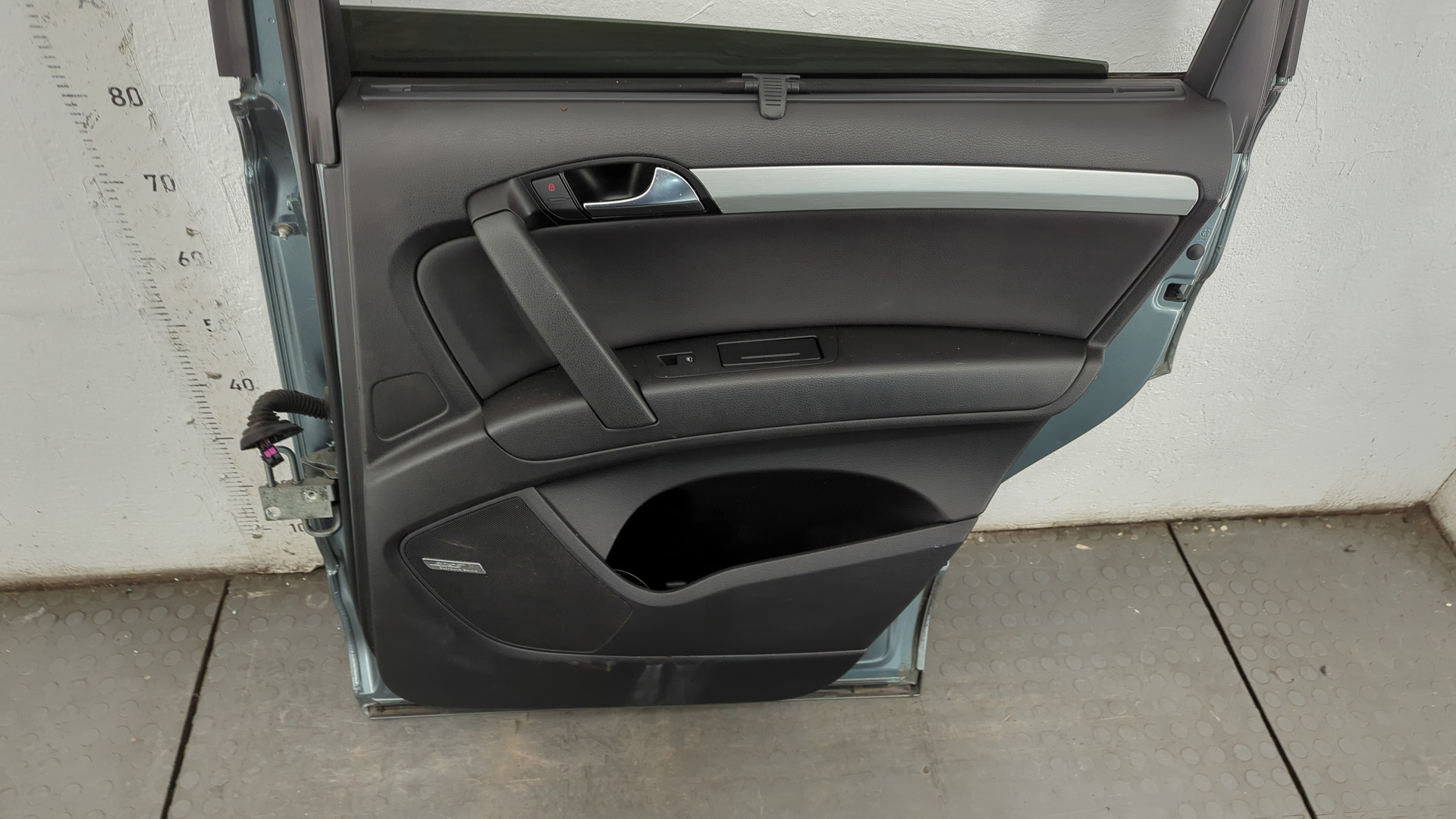 Дверь задняя правая