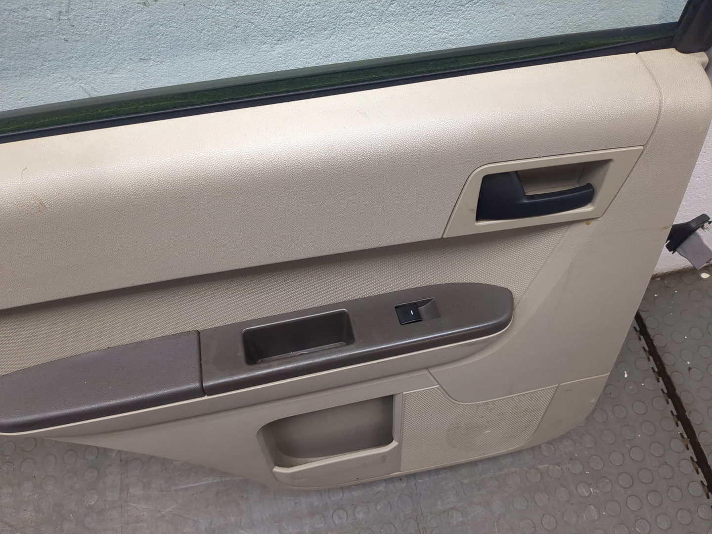 Дверь задняя левая