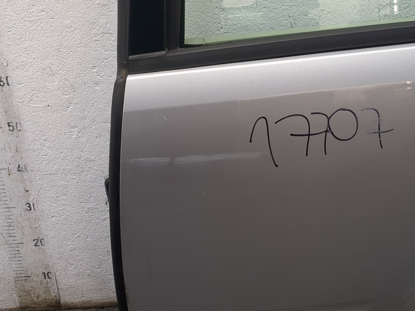 Дверь задняя левая