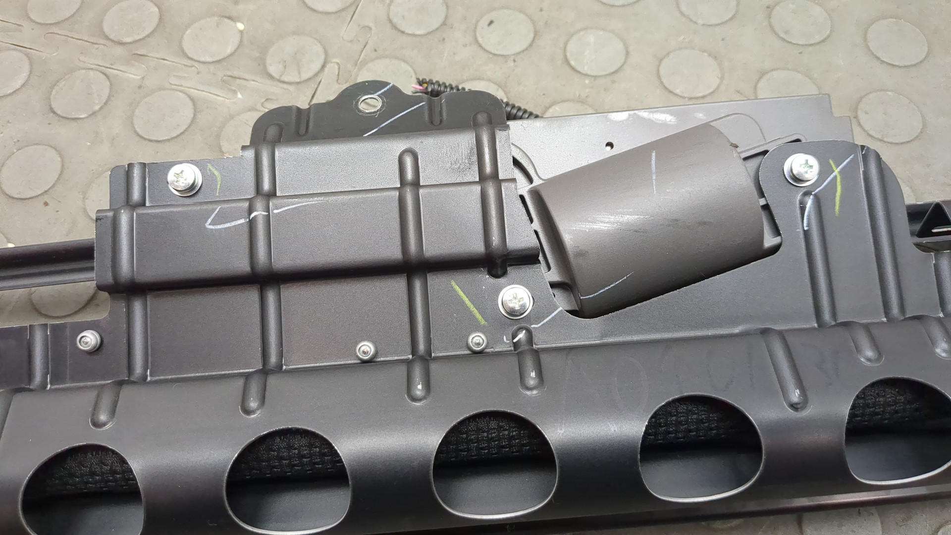 Шторка солнцезащитная