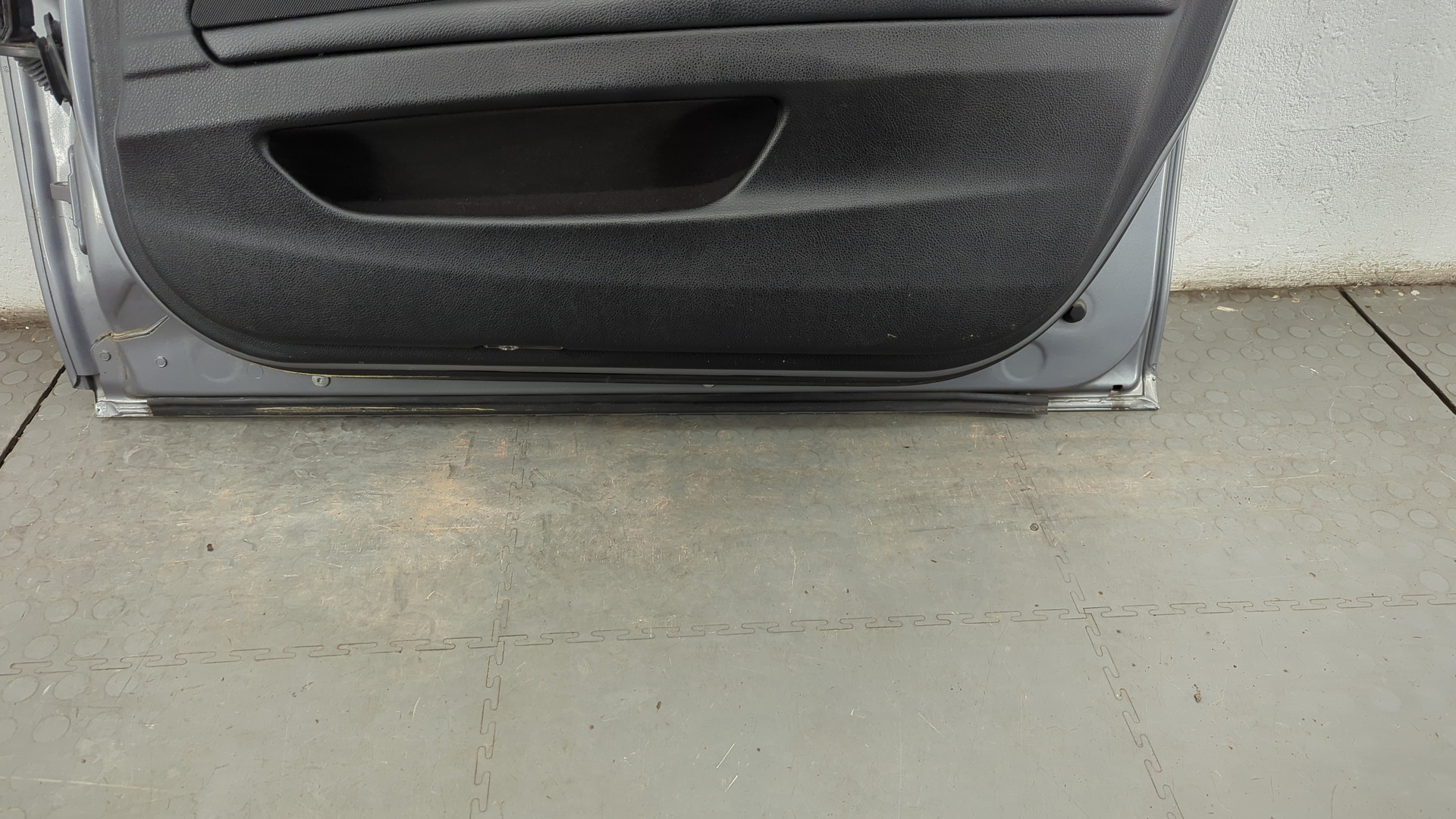 Дверь передняя правая