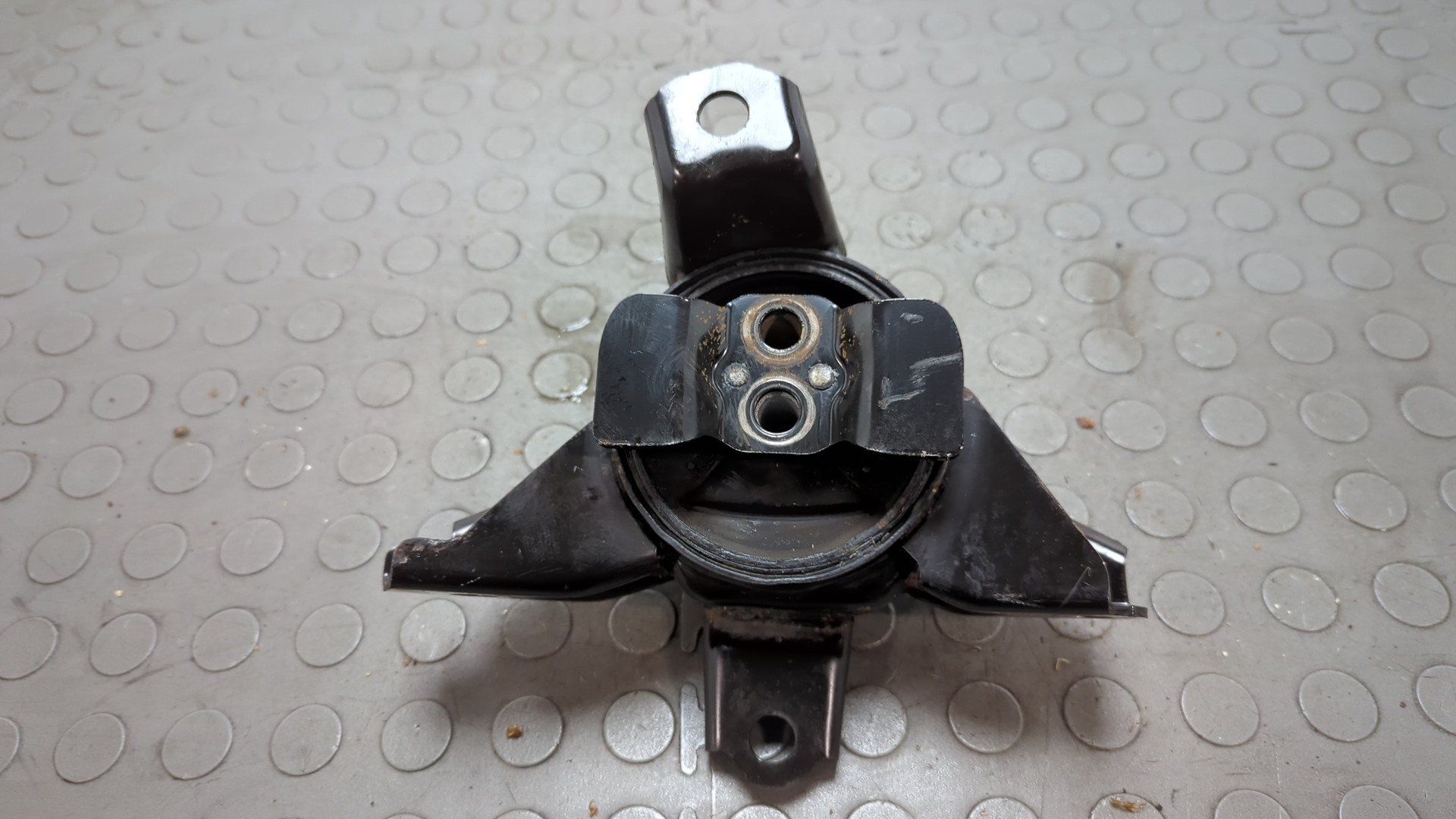 Опора двигателя