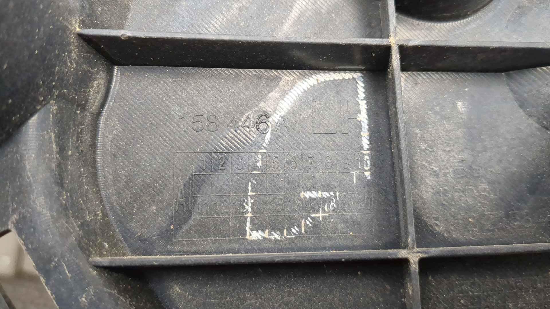 Кронштейн заднего бампера левый