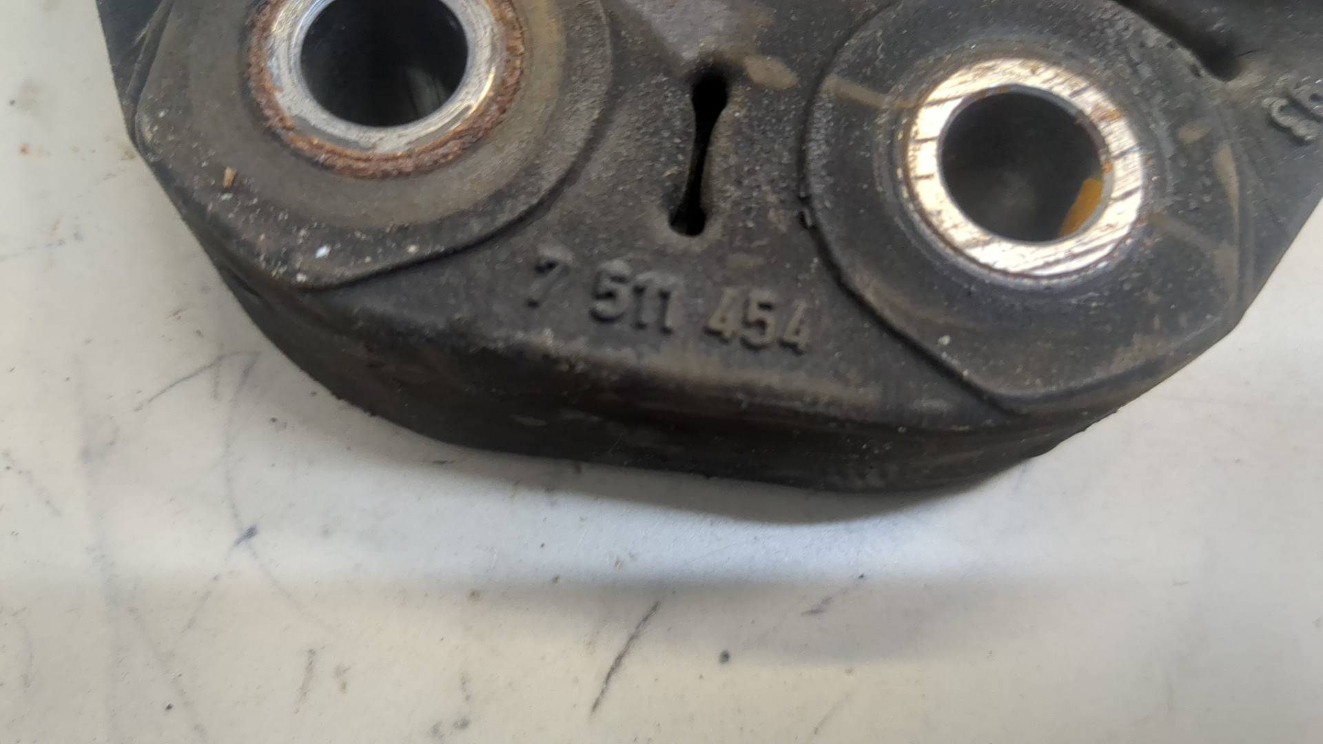 Муфта эластичная карданного вала