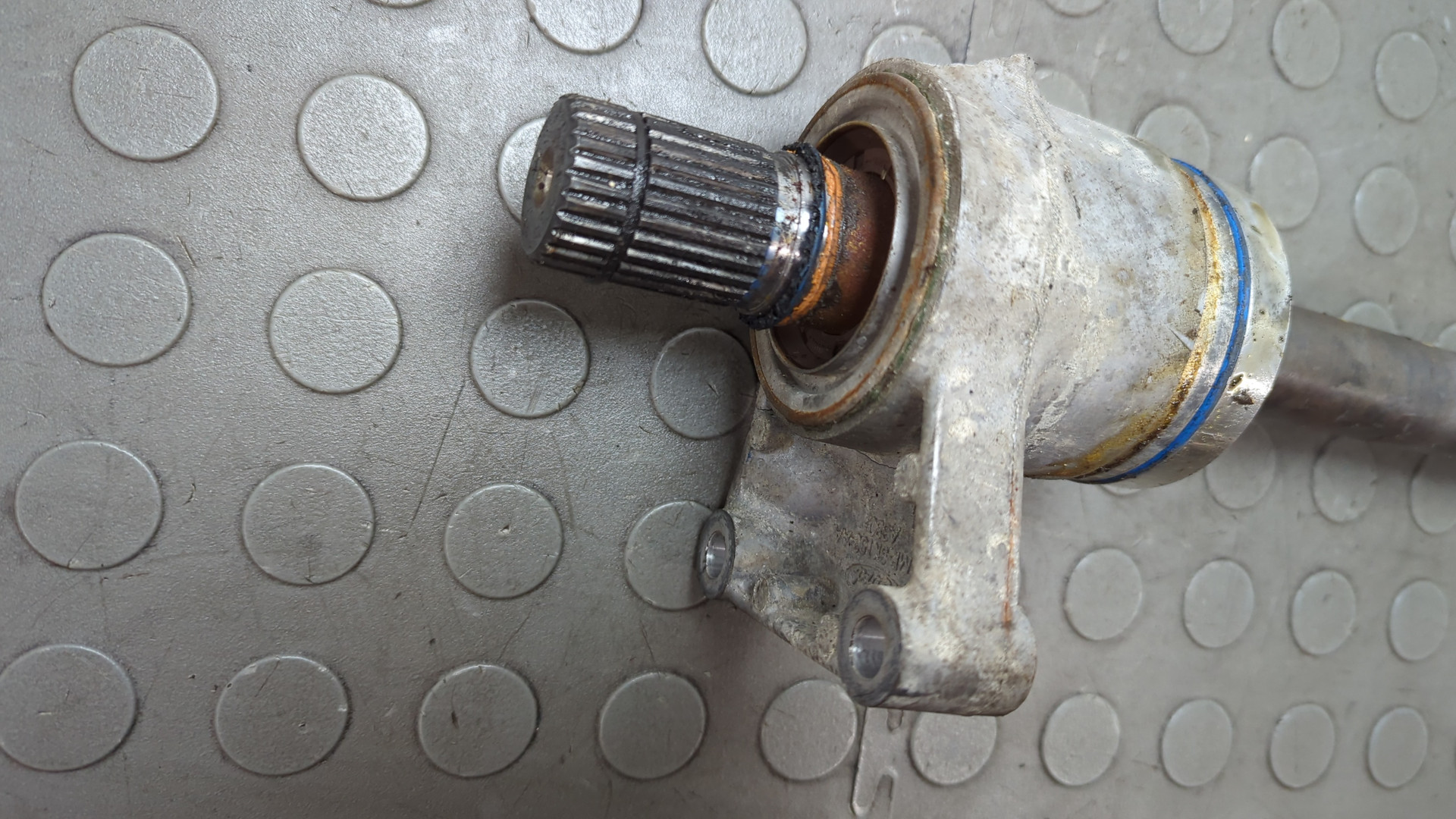 Полуось передняя правая