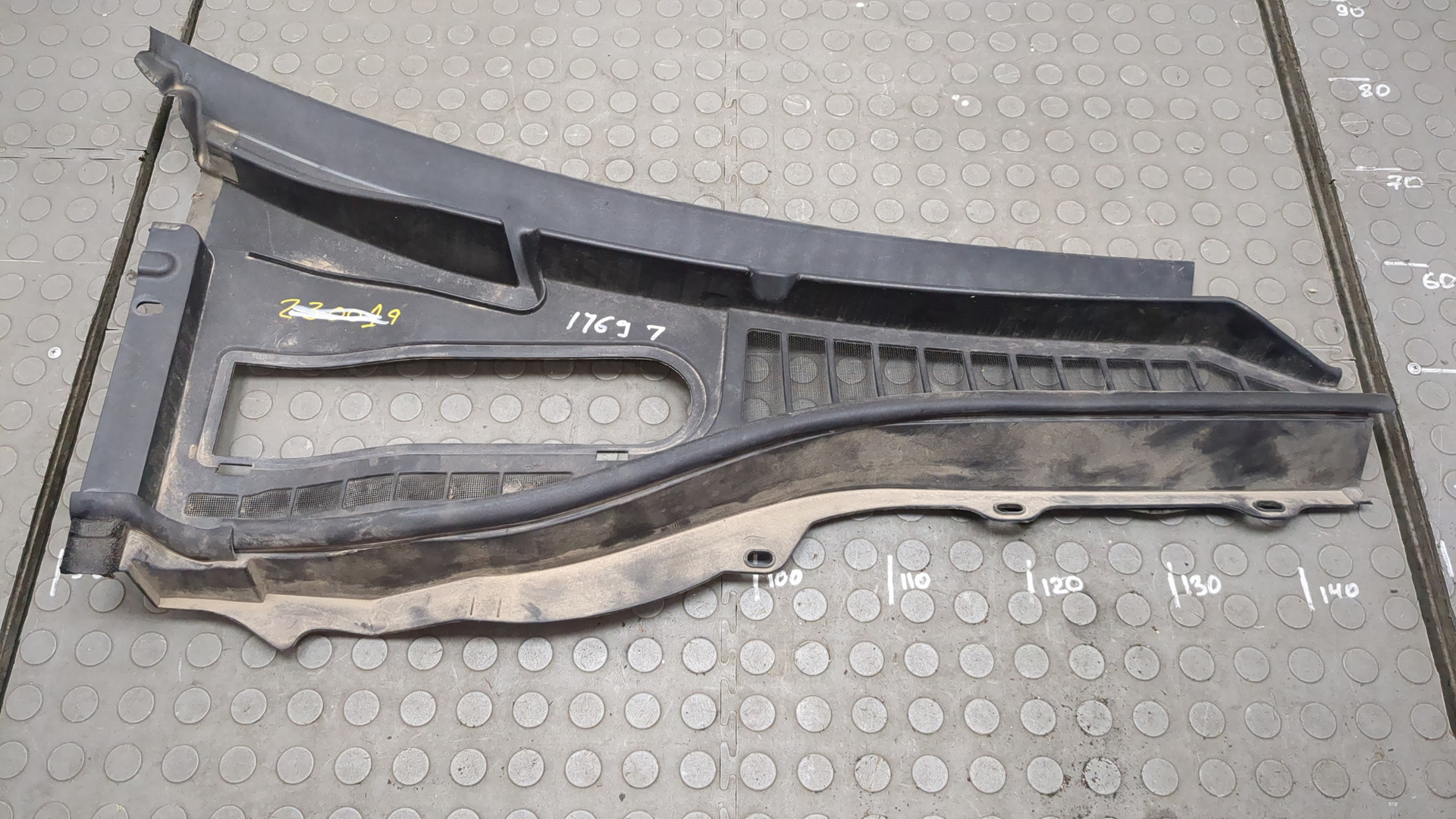 Решетка стеклоочистителей (Жабо)