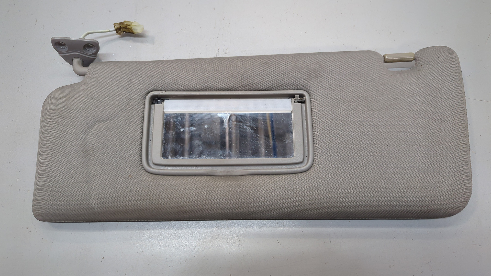 Козырек солнцезащитный