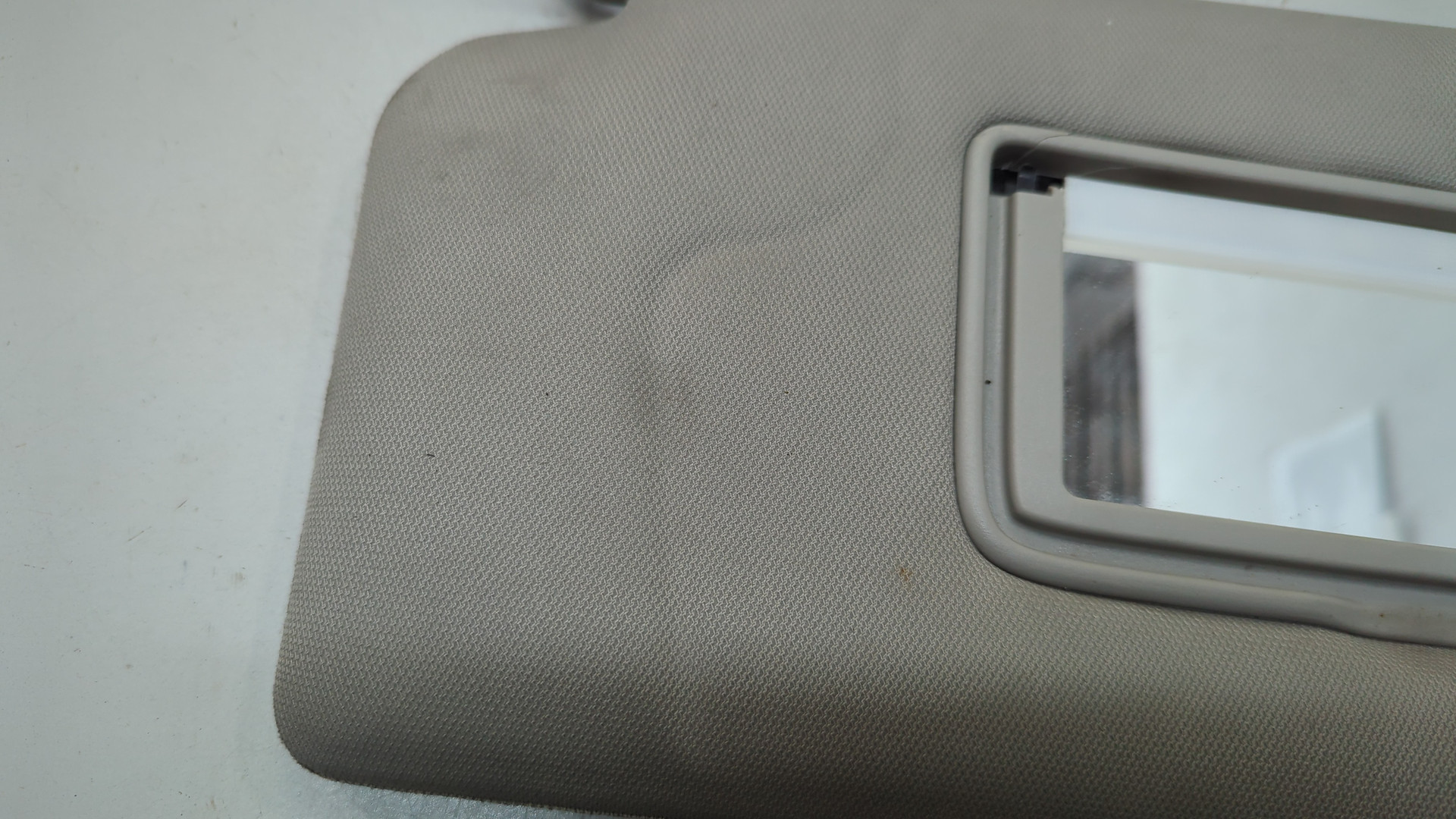 Козырек солнцезащитный