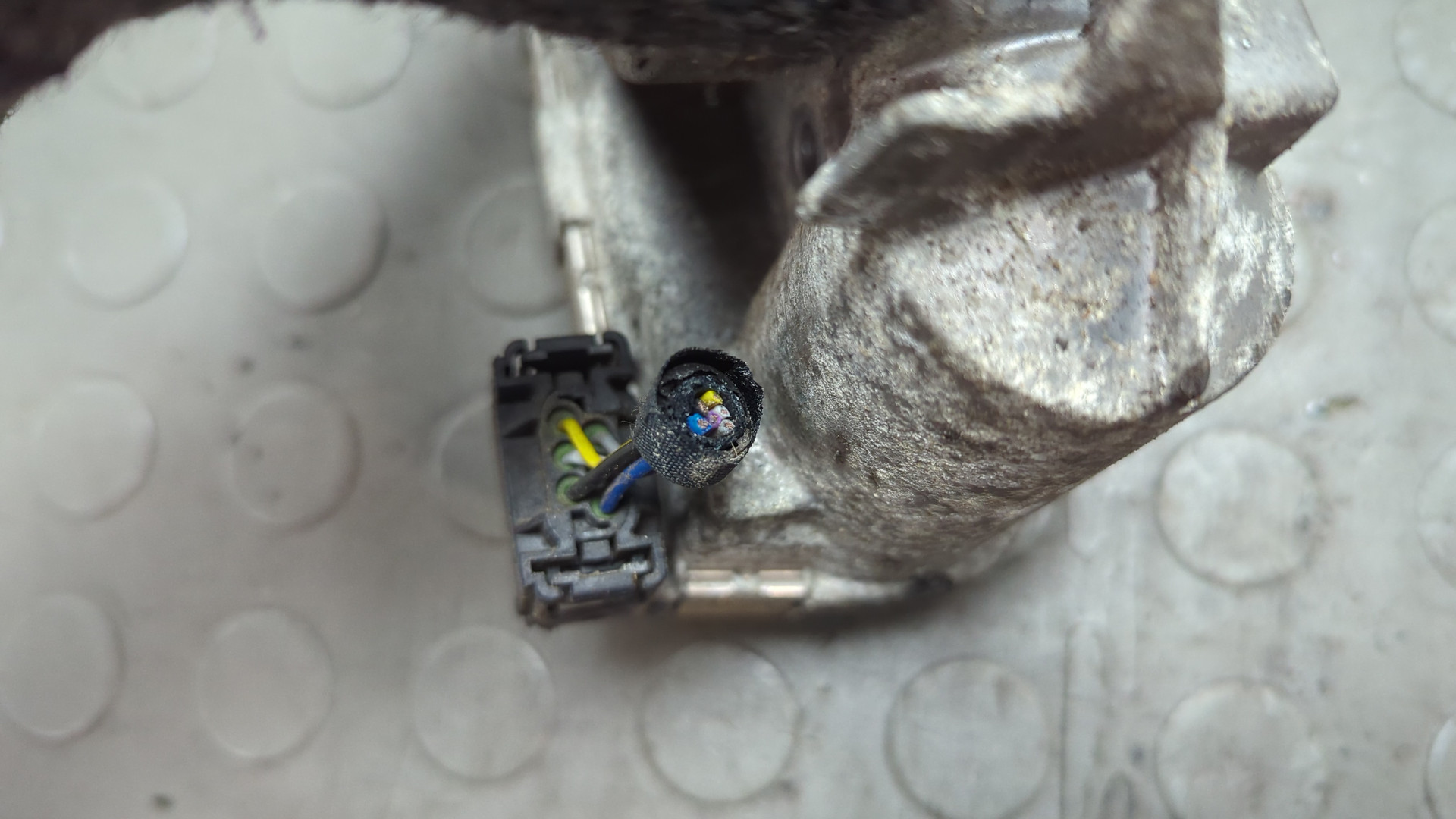 Заслонка дроссельная электрическая