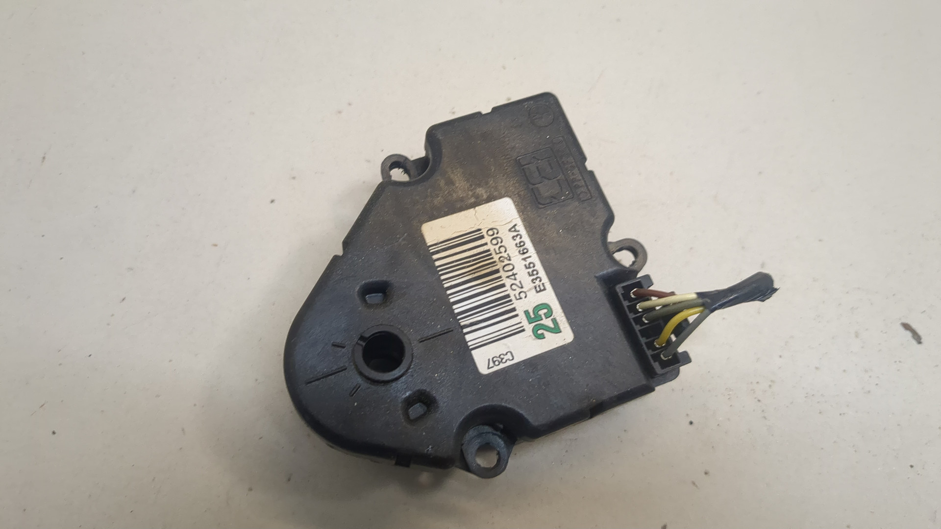 Моторчик заслонки печки