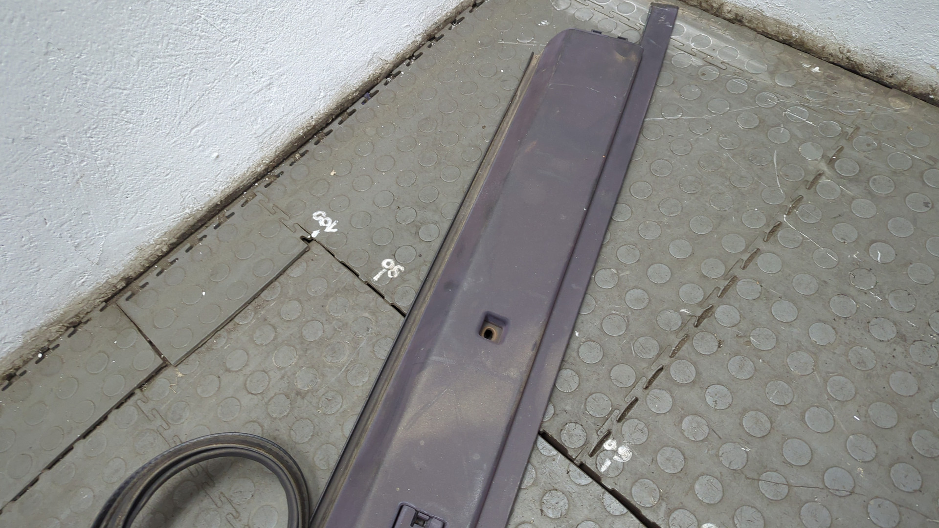 Молдинг крыши левый