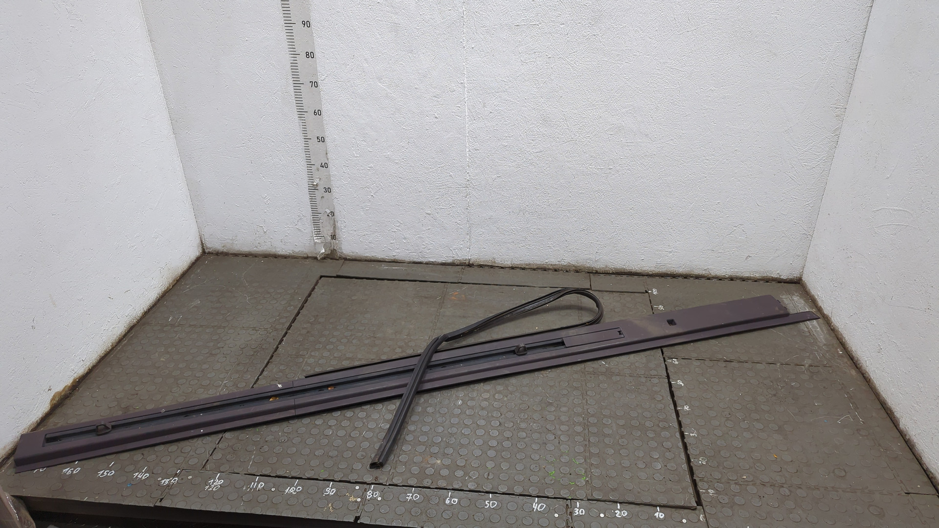 Молдинг крыши левый