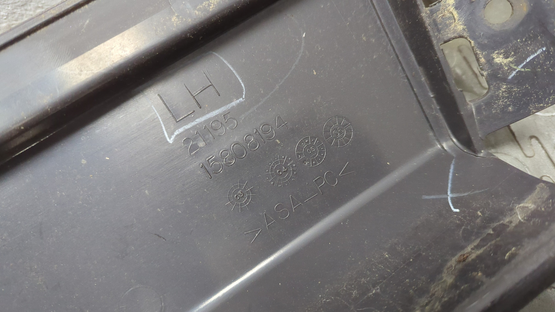 Молдинг крыши левый