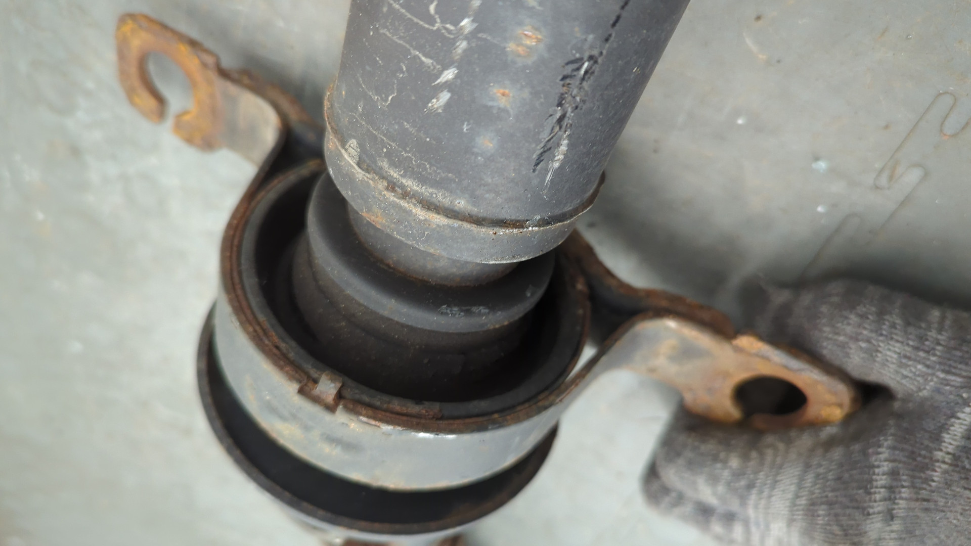 Вал карданный задний