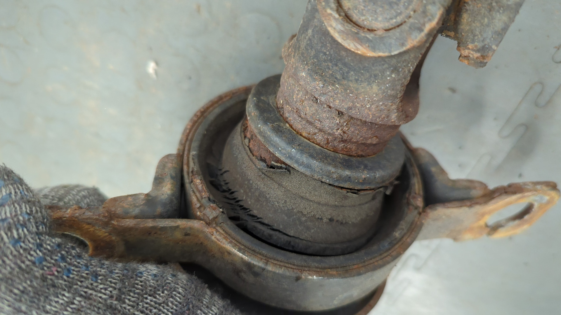 Вал карданный задний