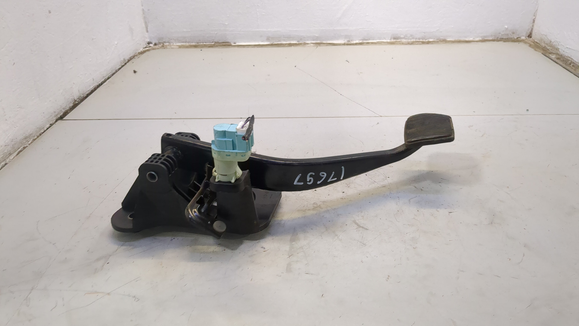 Педаль тормоза