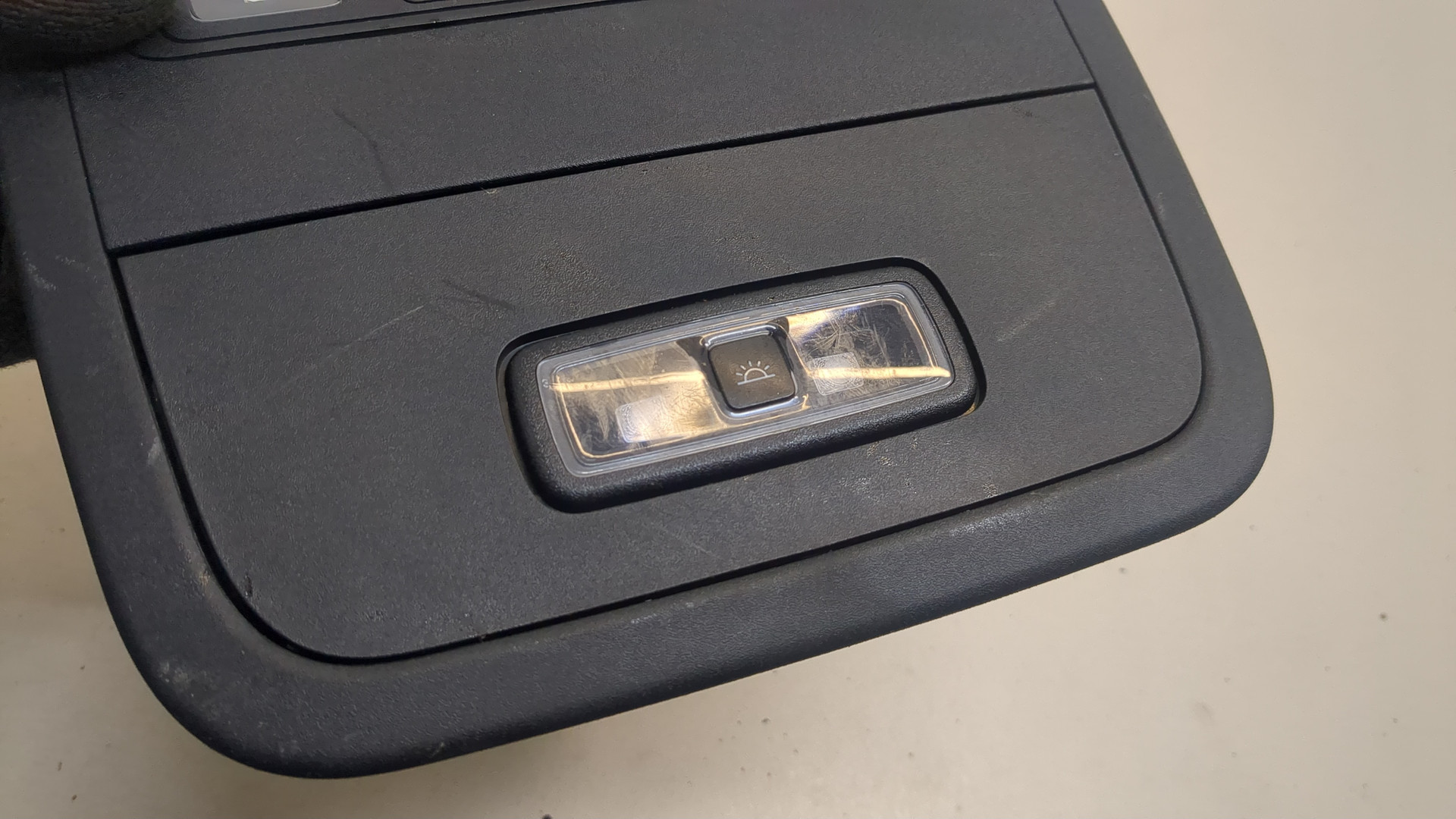 Плафон салонный