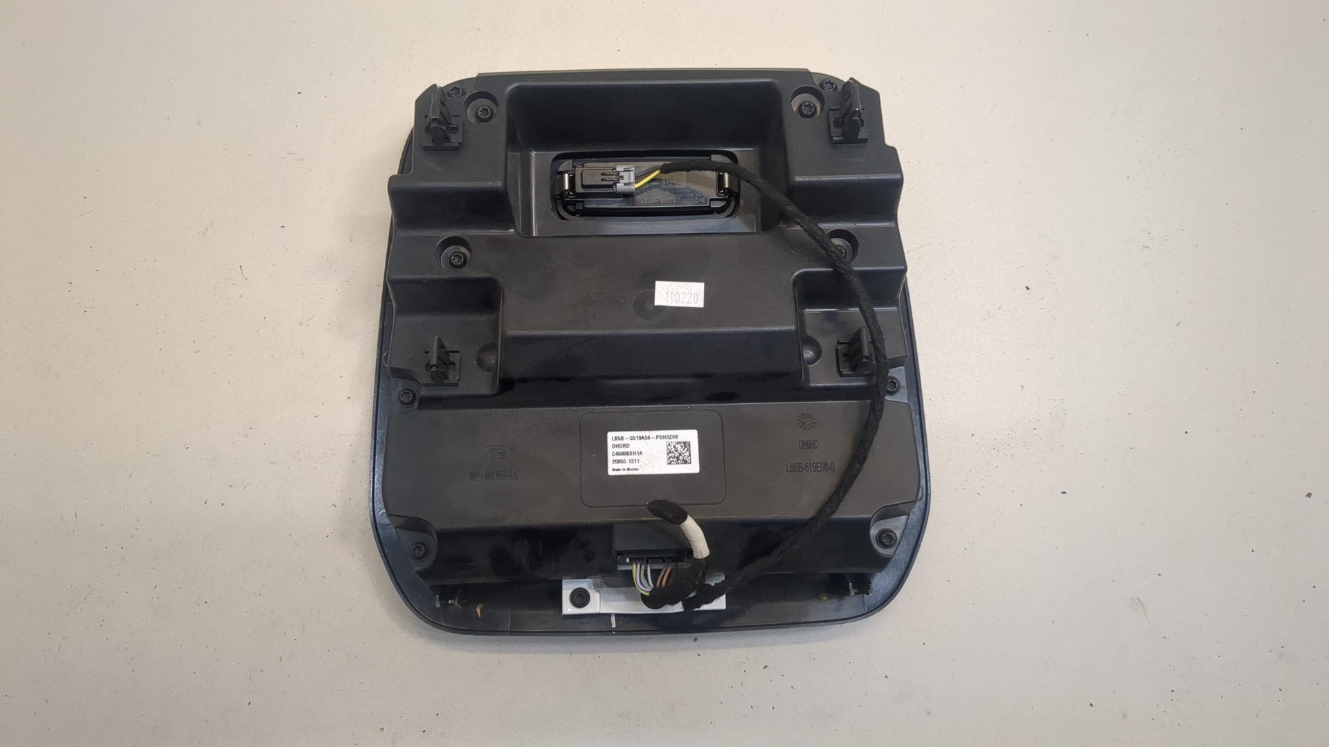 Плафон салонный