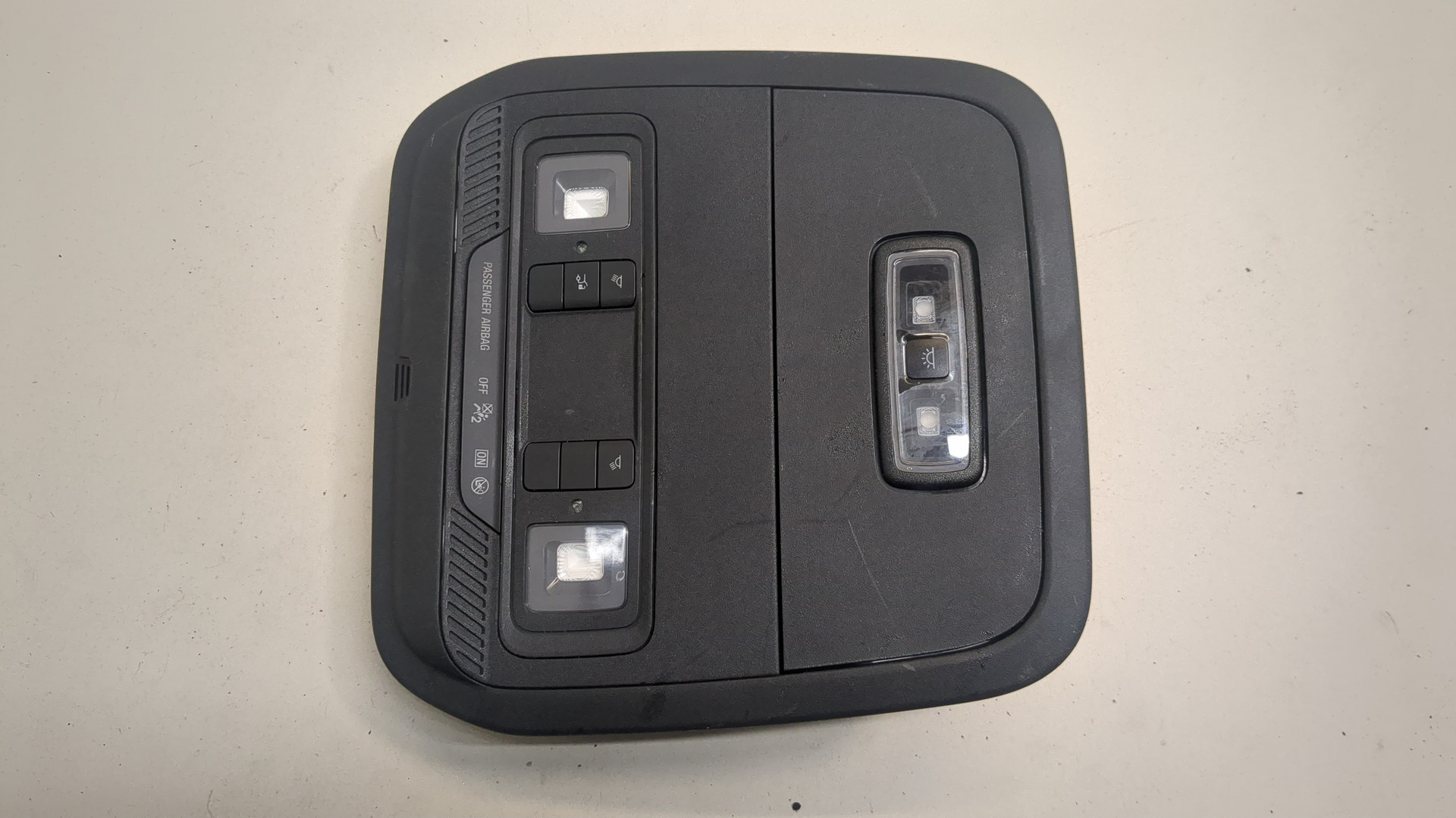 Плафон салонный