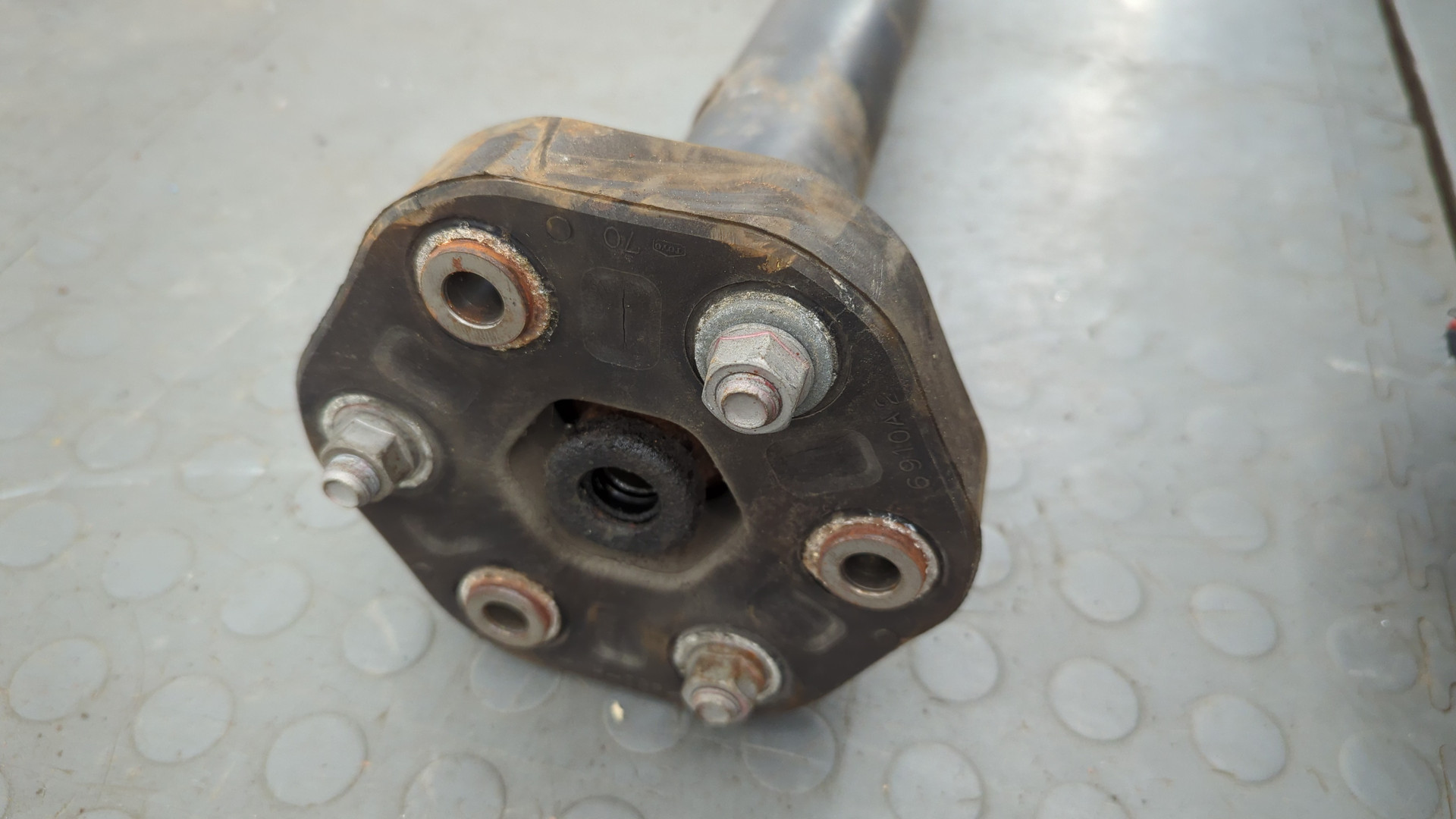 Вал карданный задний