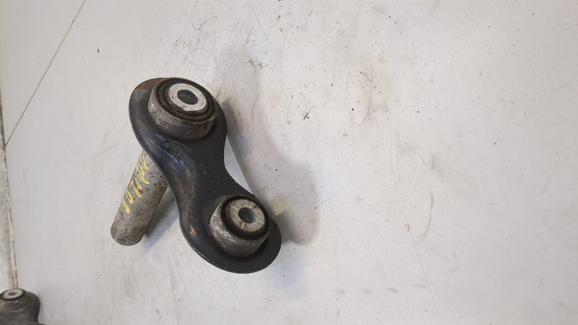 Рычаг задний