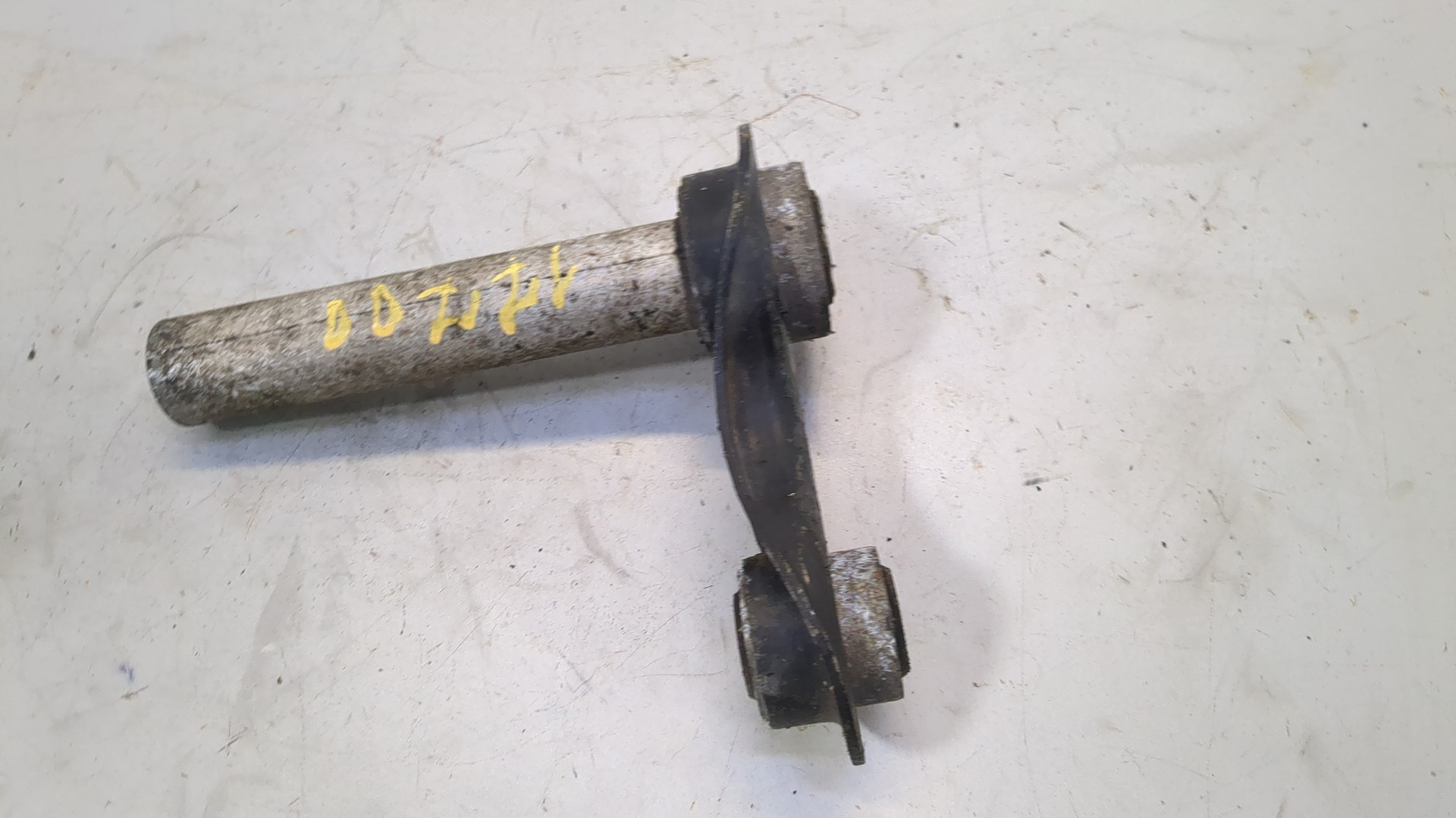 Рычаг задний