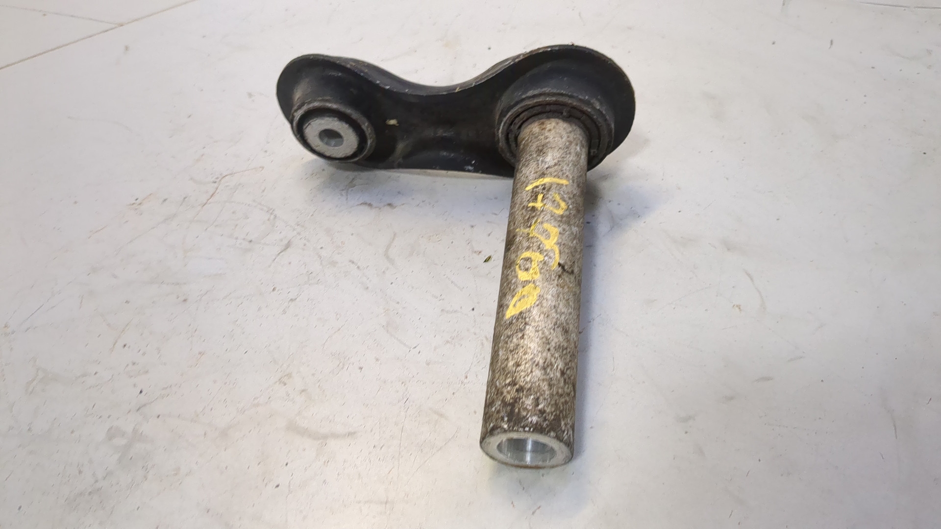 Рычаг задний