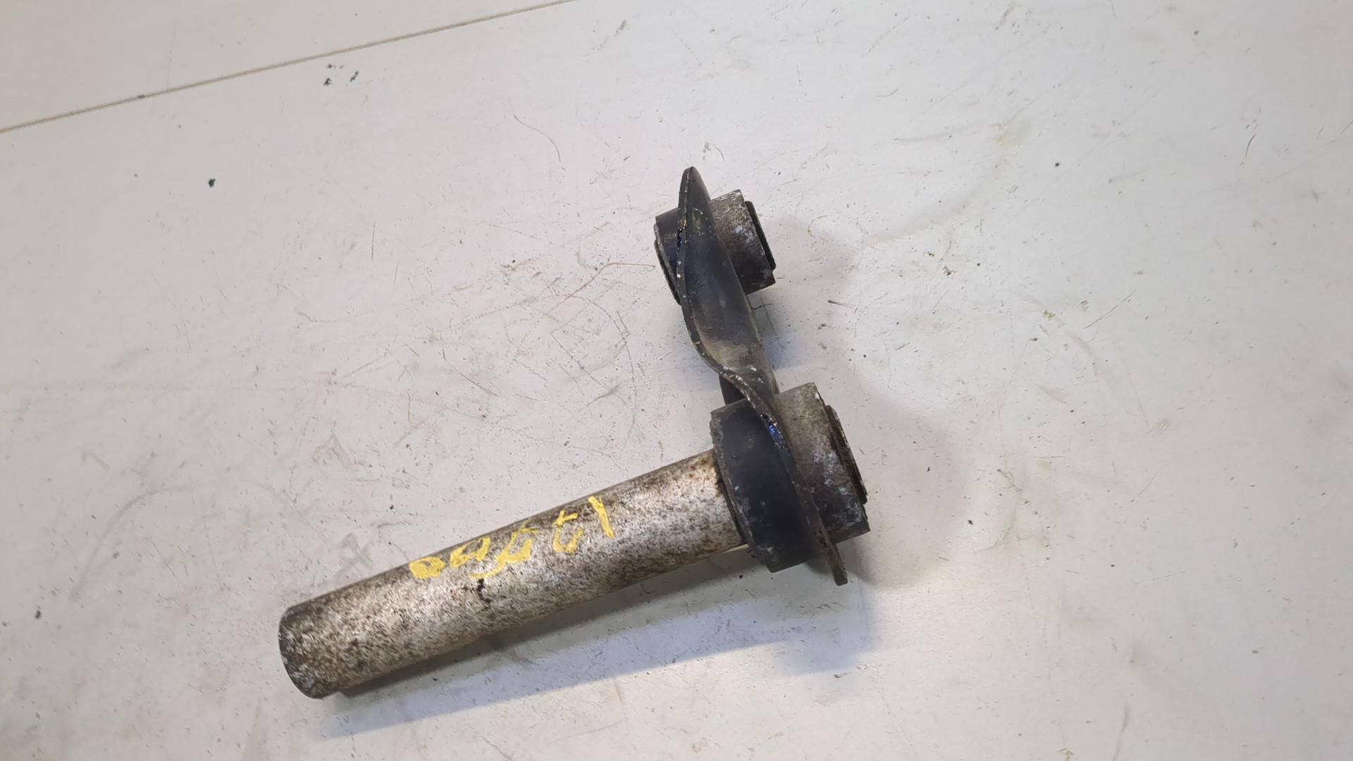 Рычаг задний