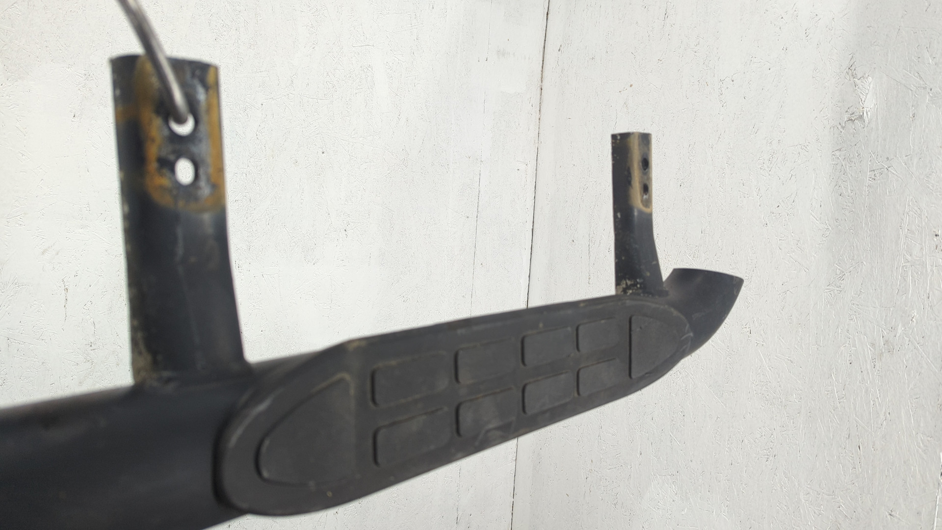 Подножка левая