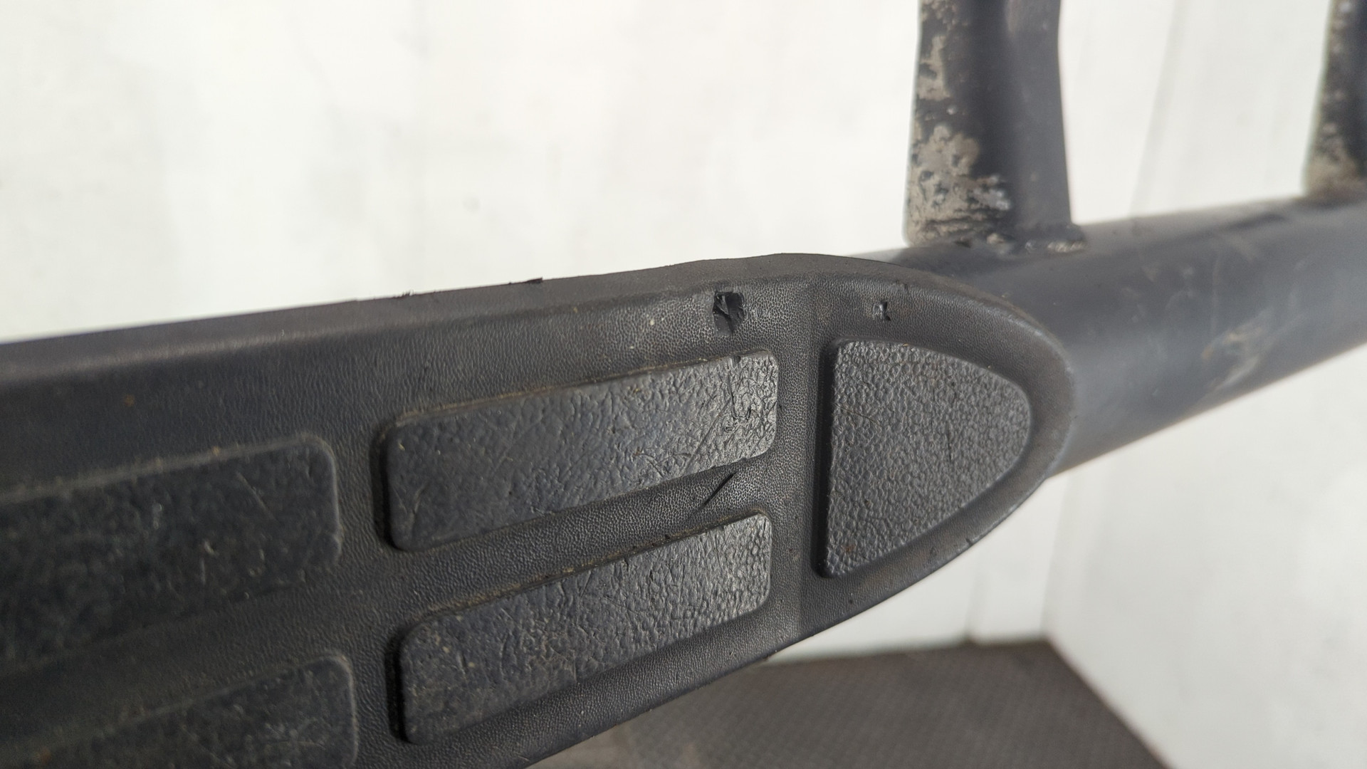 Подножка левая