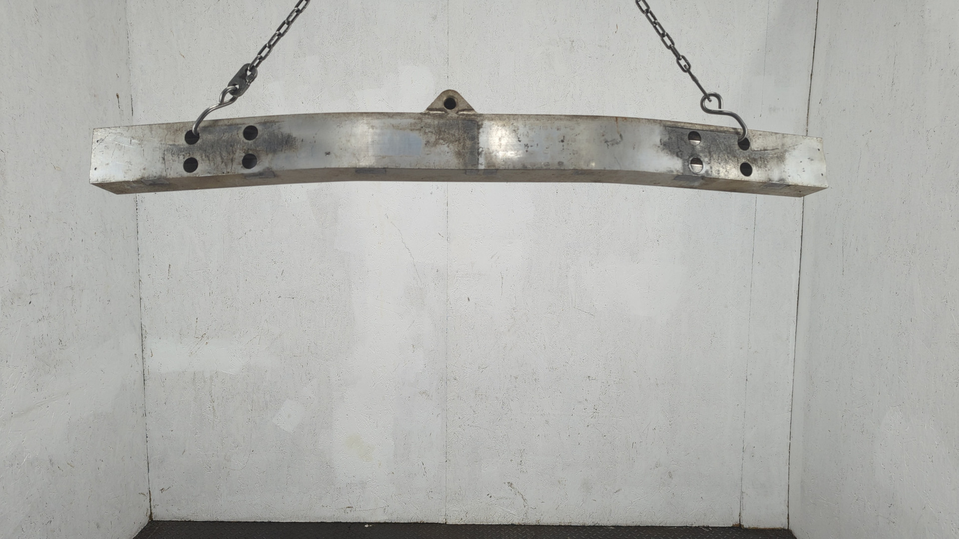 Усилитель переднего бампера