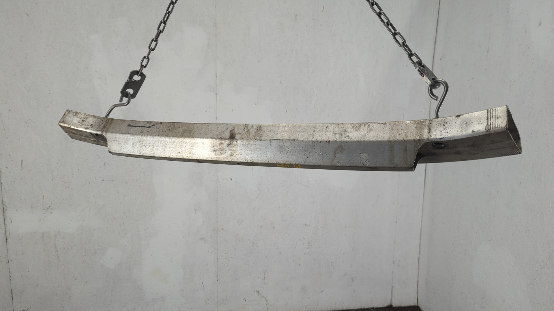 Усилитель переднего бампера