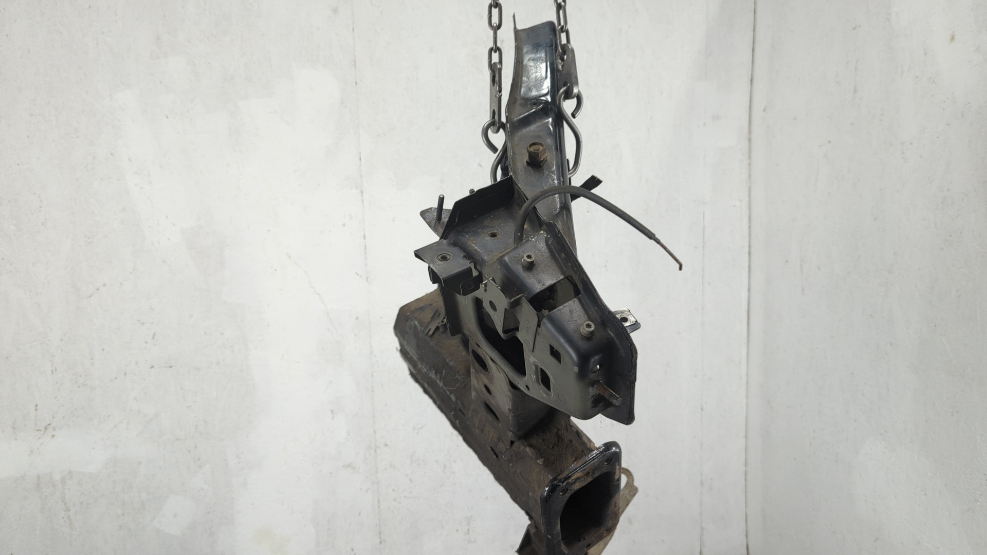 Лонжерон передний левый