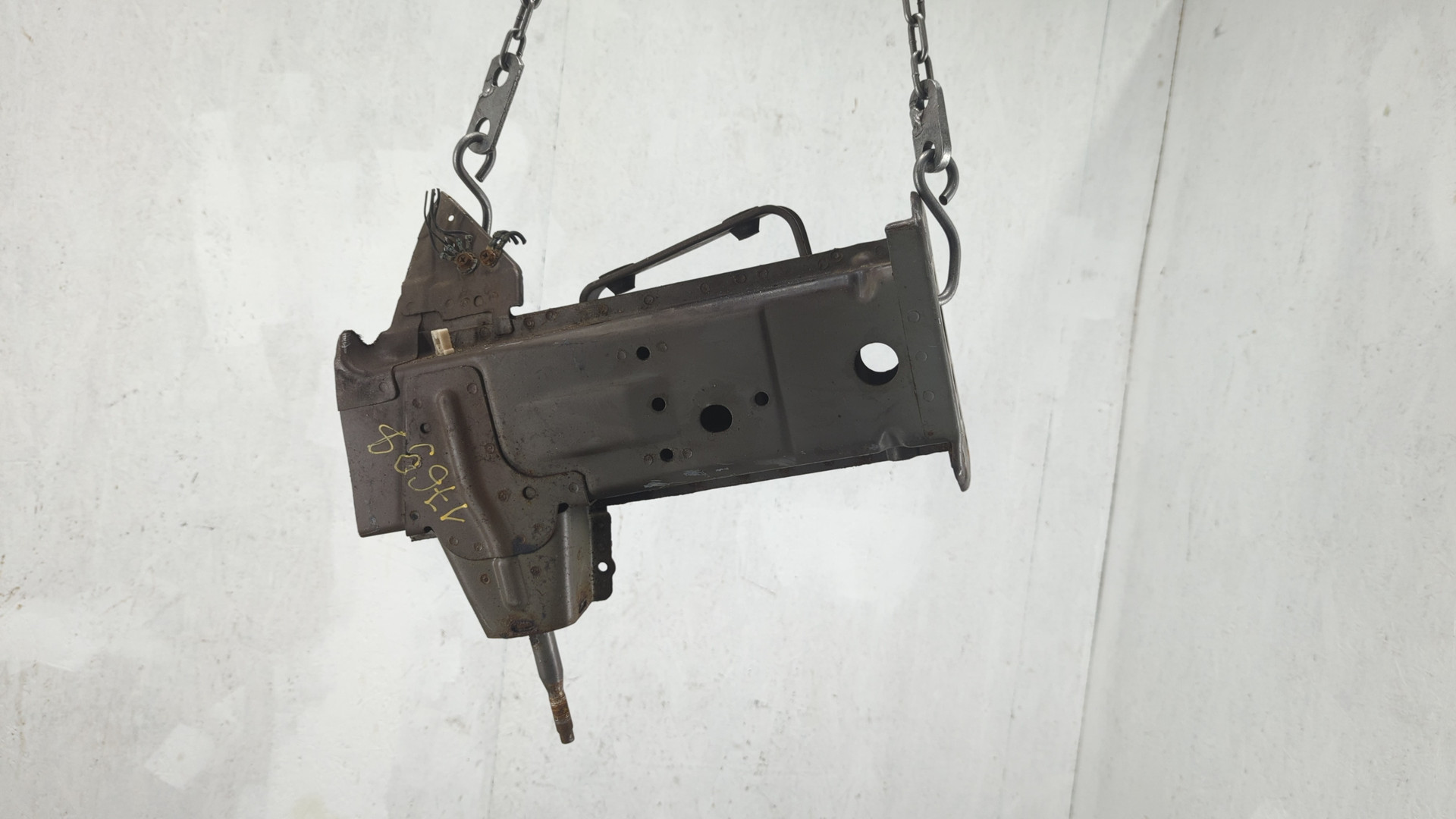 Лонжерон передний левый