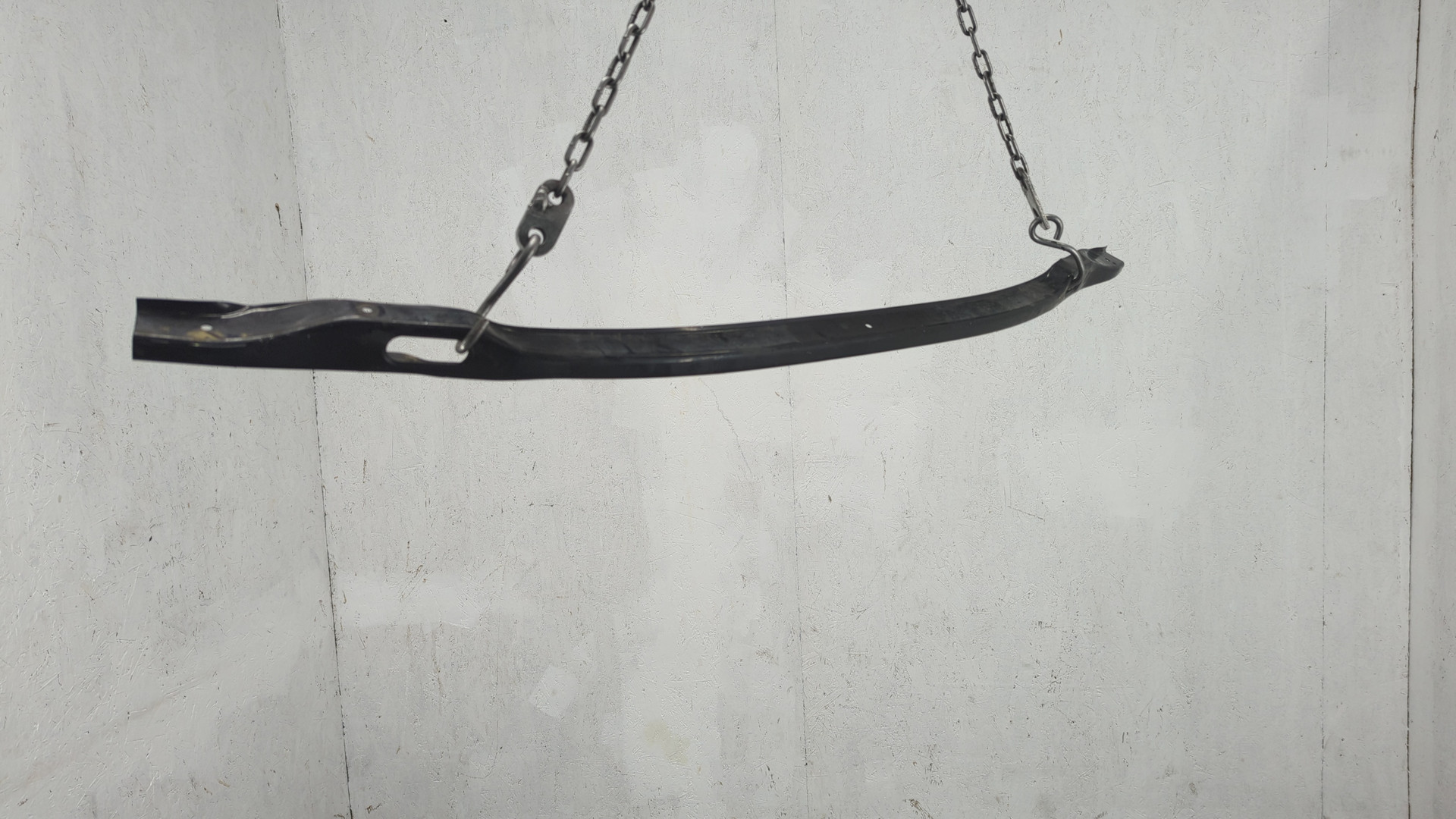 Усилитель переднего бампера