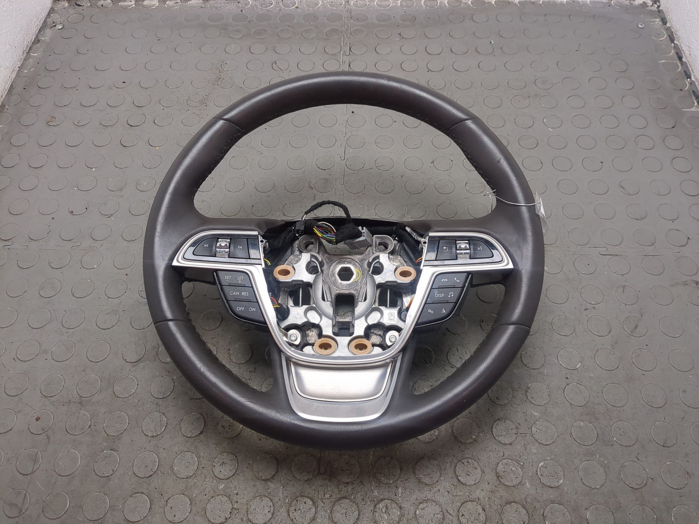 Рулевое колесо (руль)