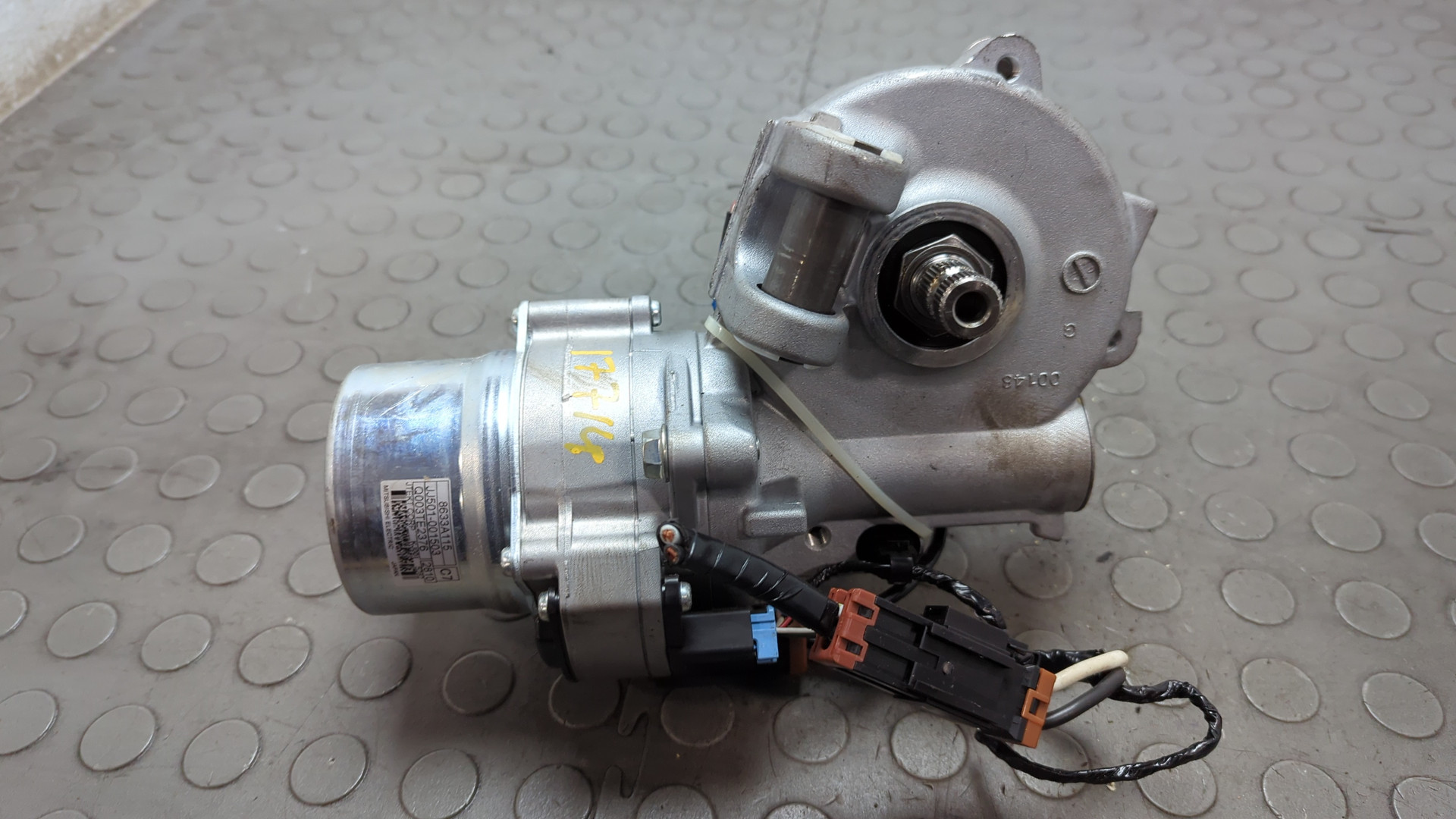 Серводвигатель рулевой рейки