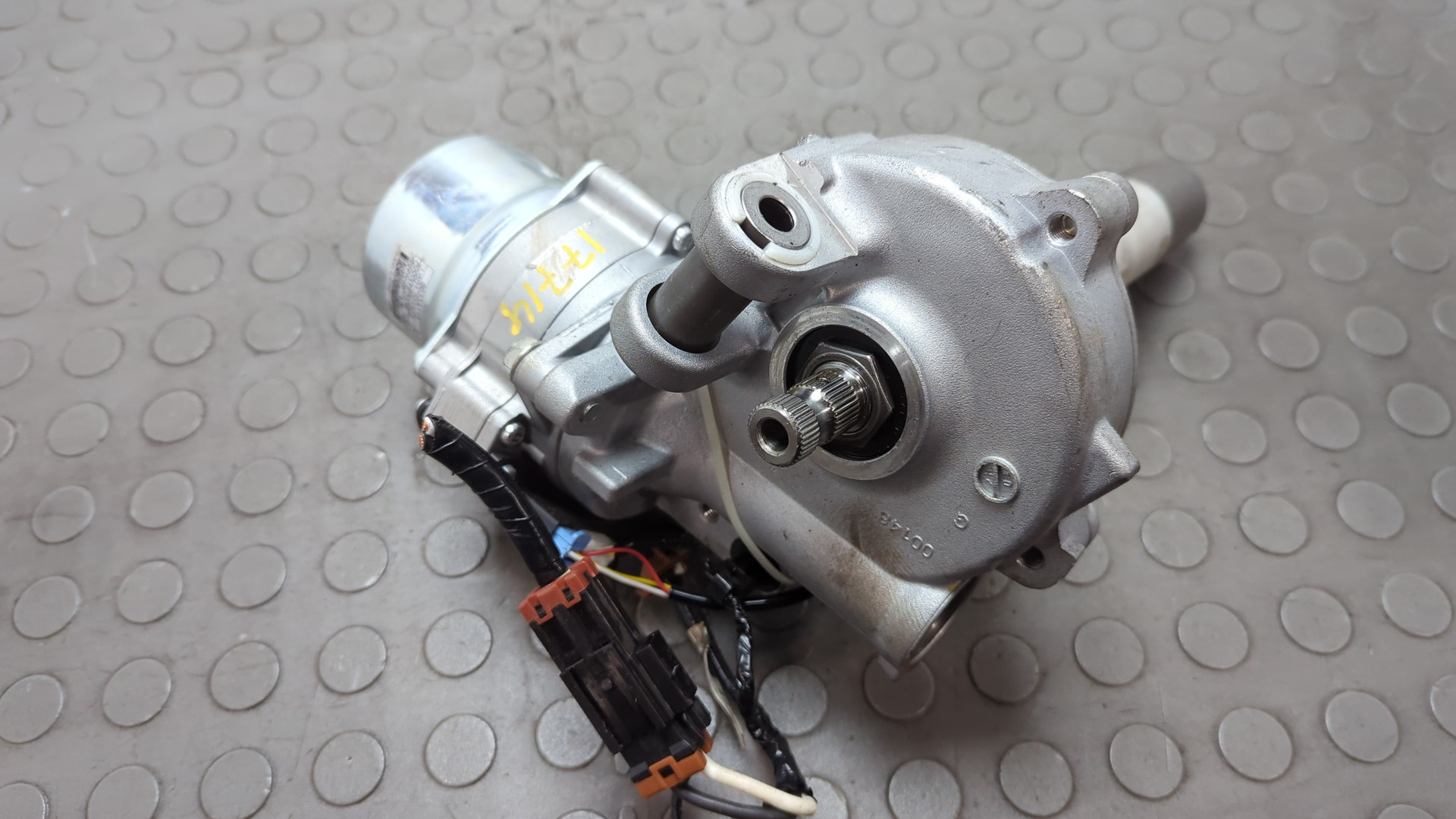 Серводвигатель рулевой рейки