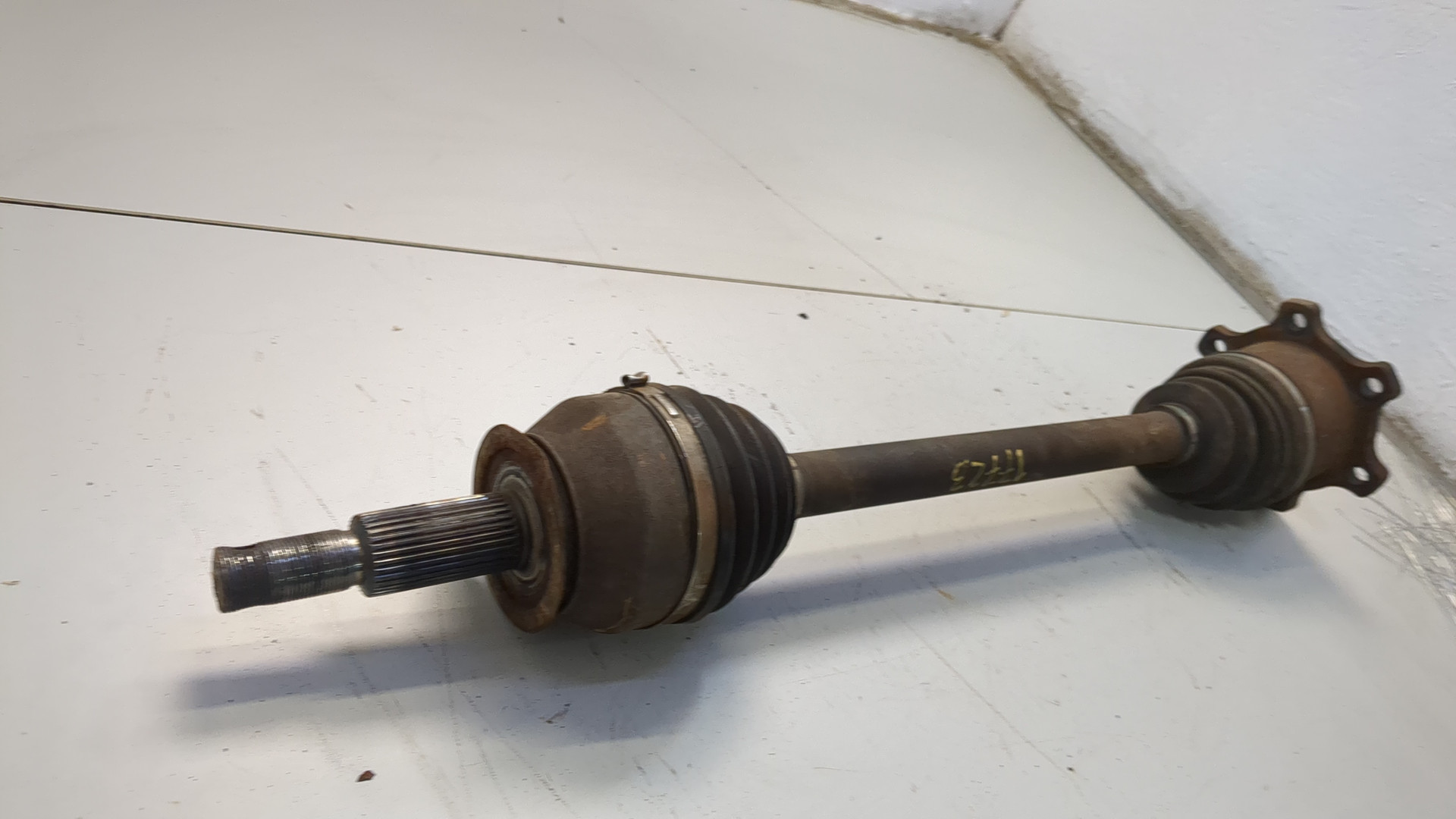 Полуось задняя