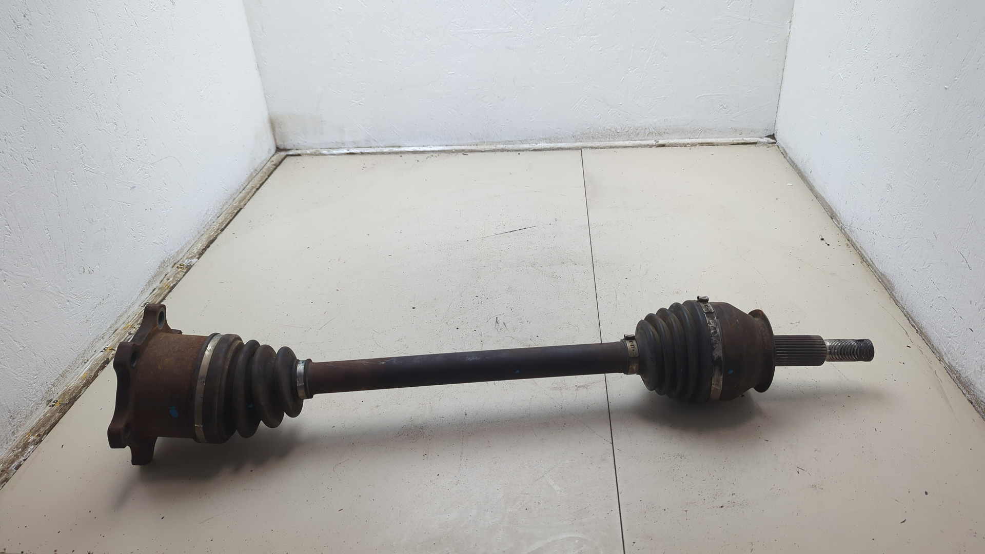 Полуось задняя