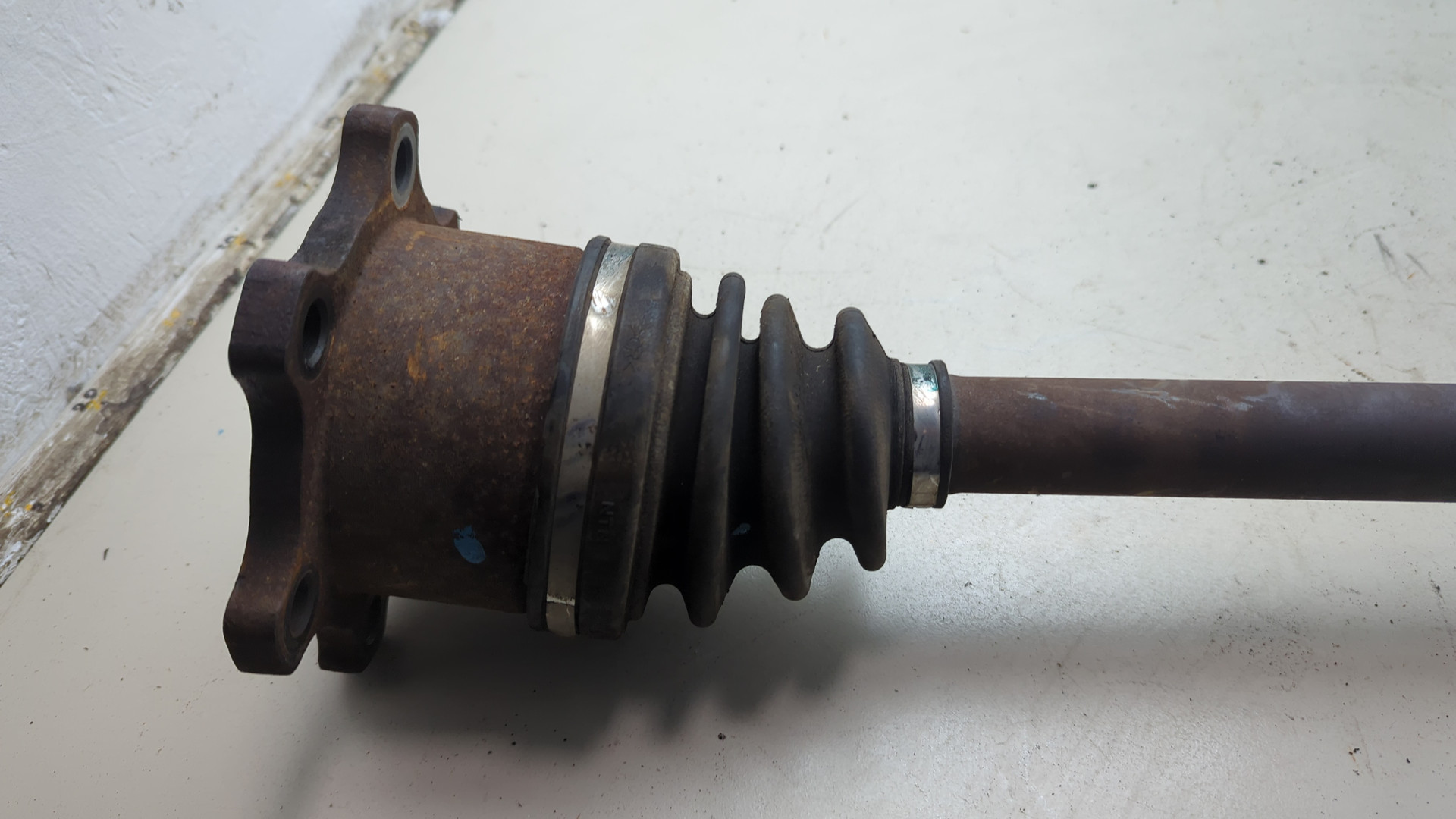 Полуось задняя