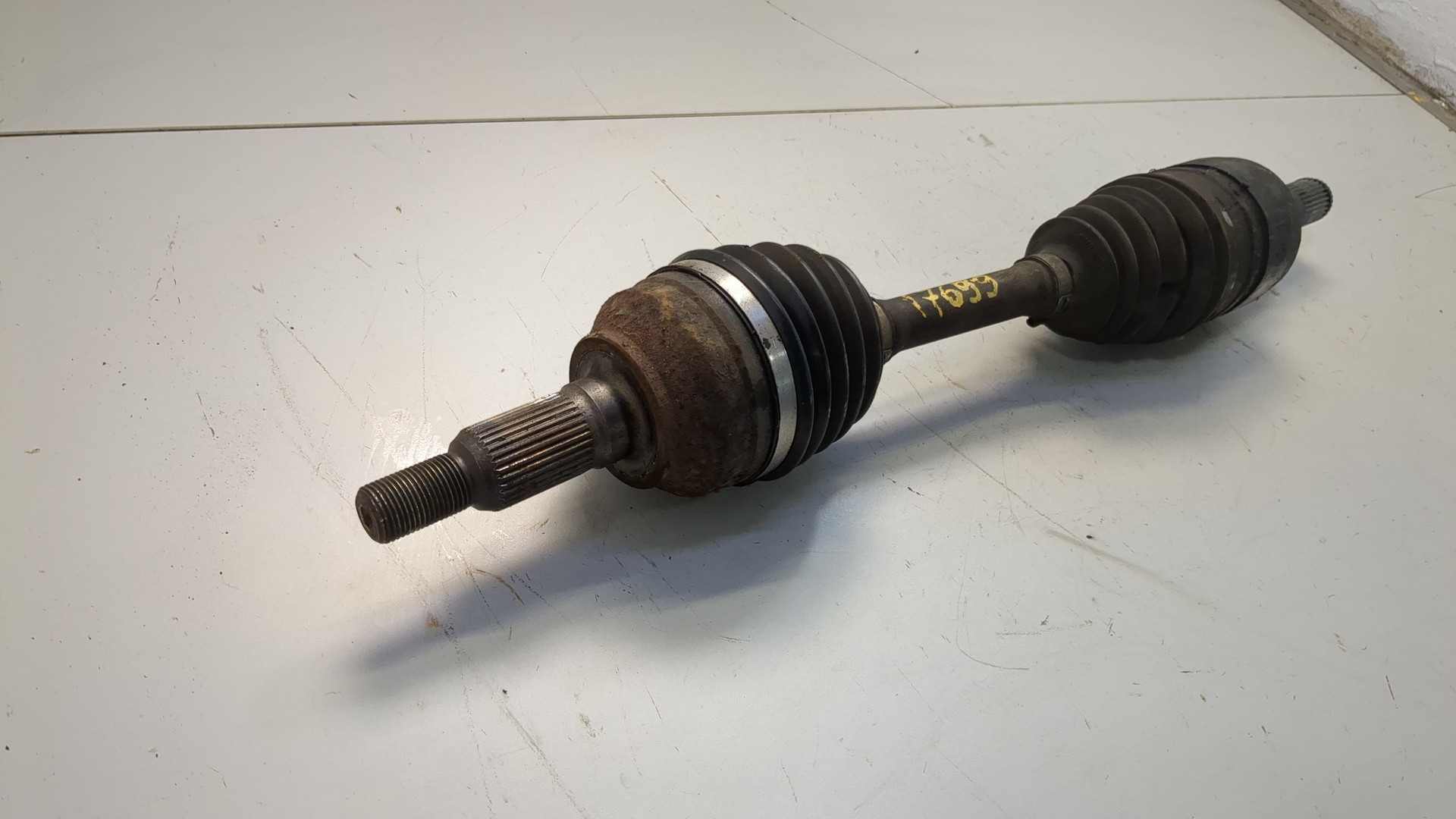 Полуось передняя правая